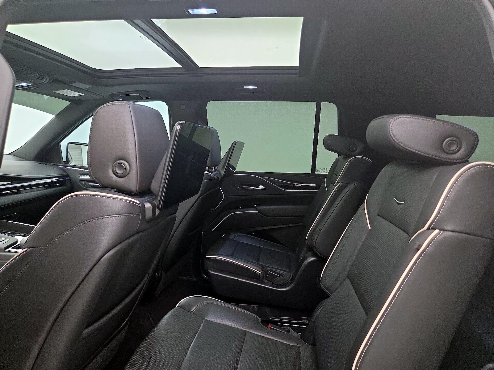 2023 Cadillac Escalade ESV Sport - Photo 21