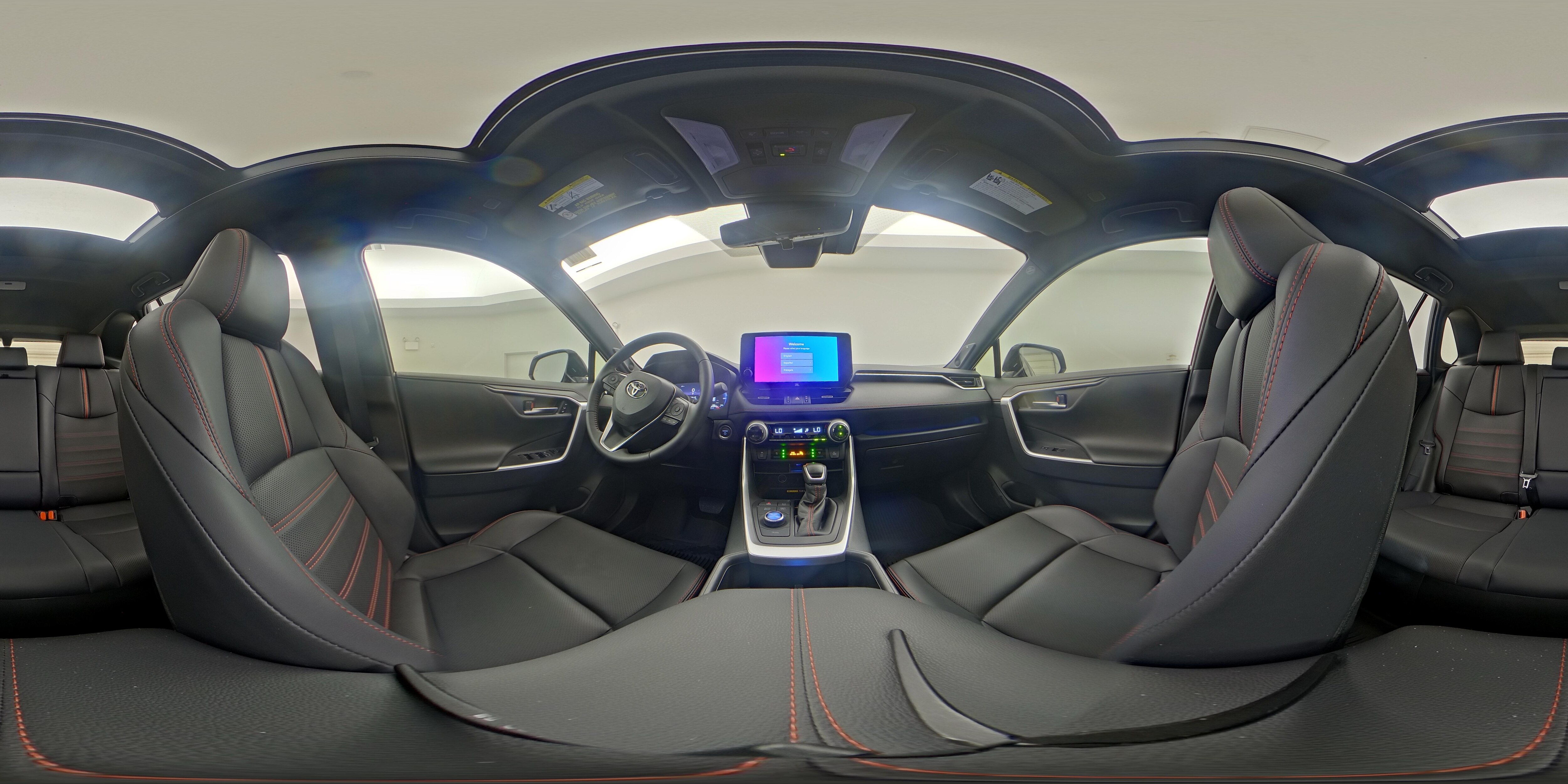 2025 Toyota RAV4 XSE - Photo 24