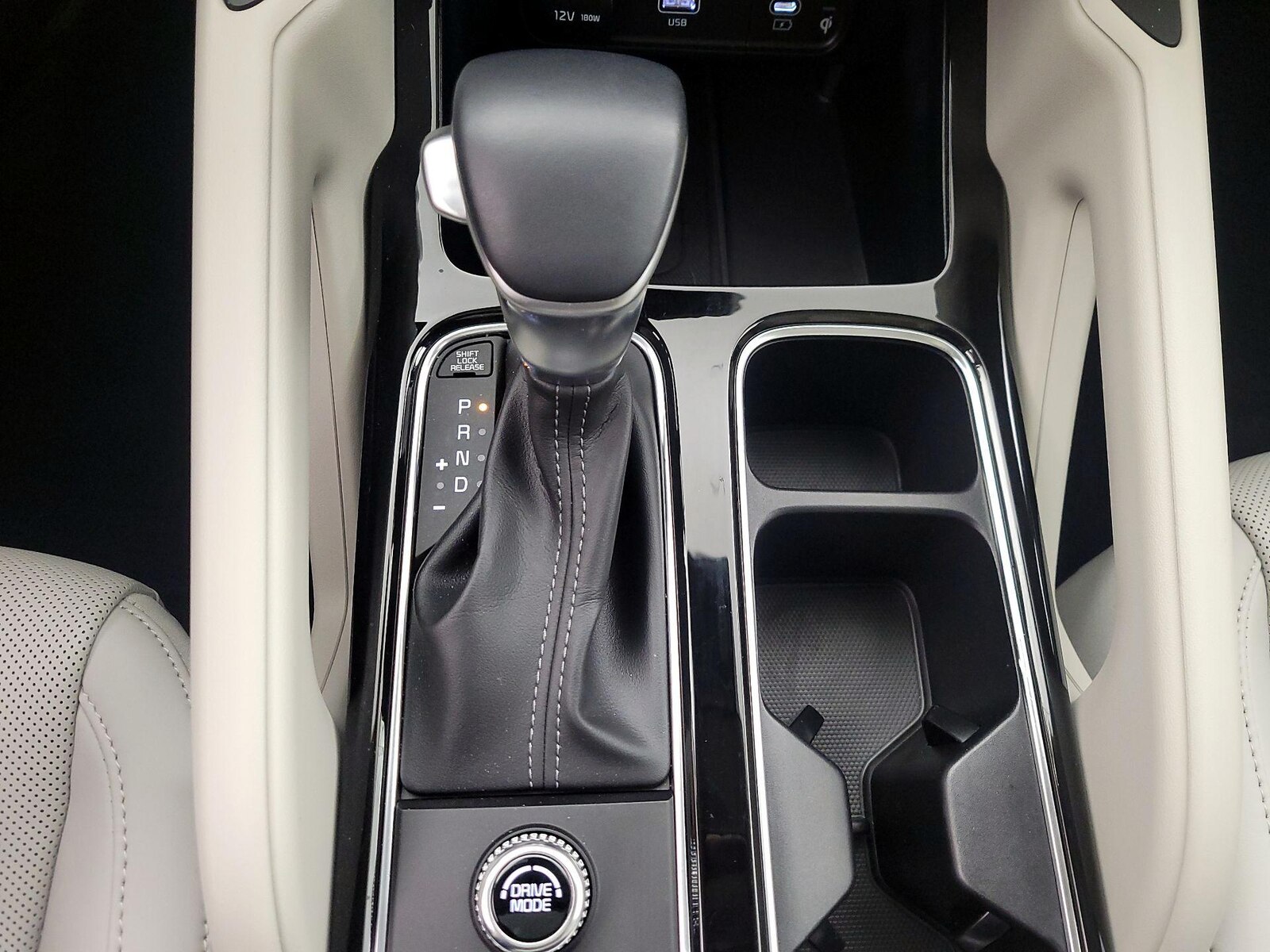 2025 Kia Telluride S - Photo 9