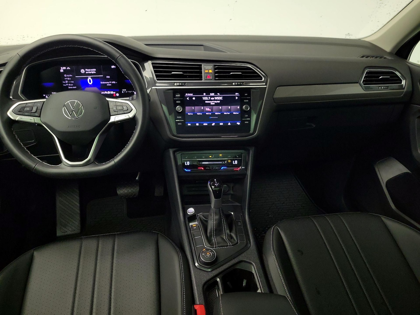 2024 Volkswagen Tiguan SE - Photo 10