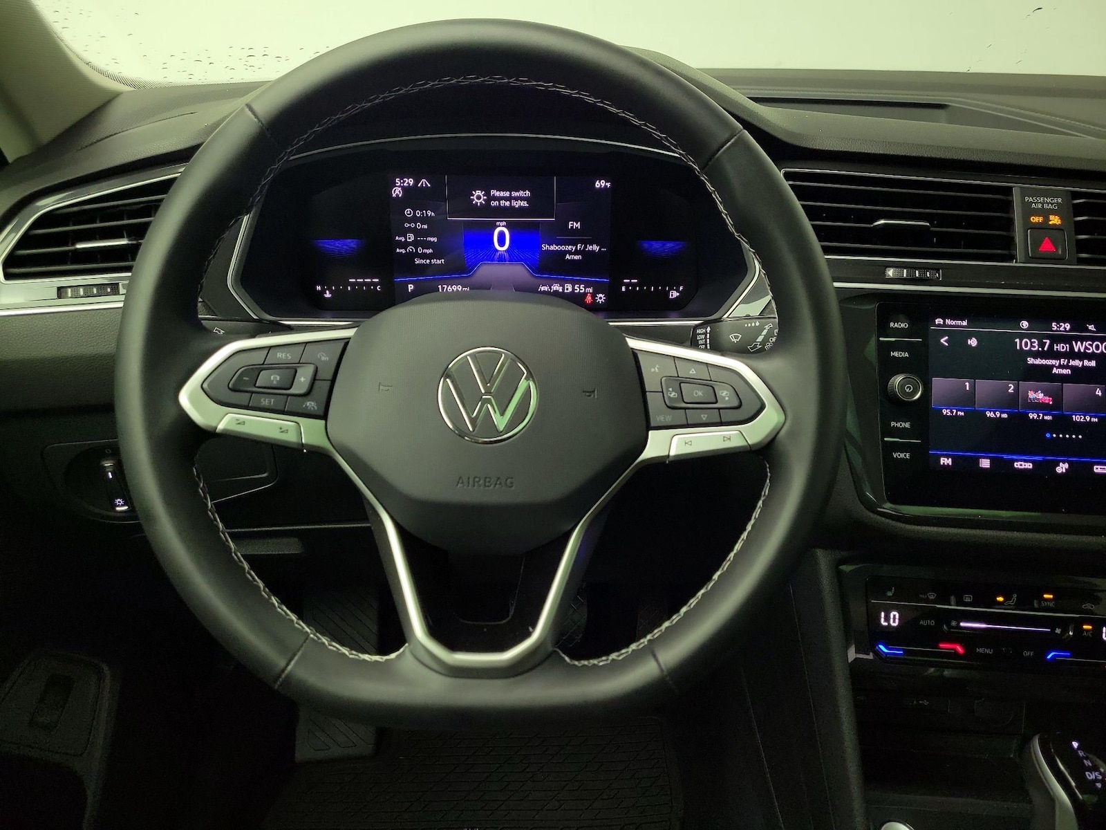 2024 Volkswagen Tiguan SE - Photo 11