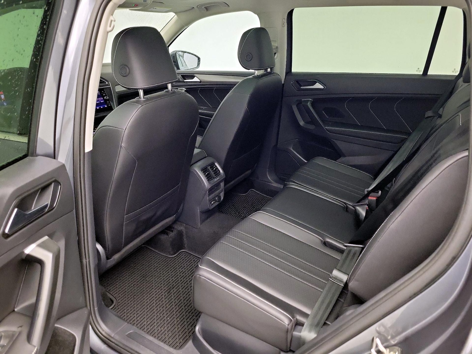 2024 Volkswagen Tiguan SE - Photo 21