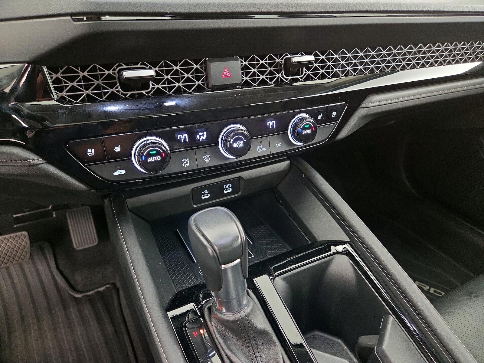 2025 Honda Accord Hybrid Touring - Photo 18