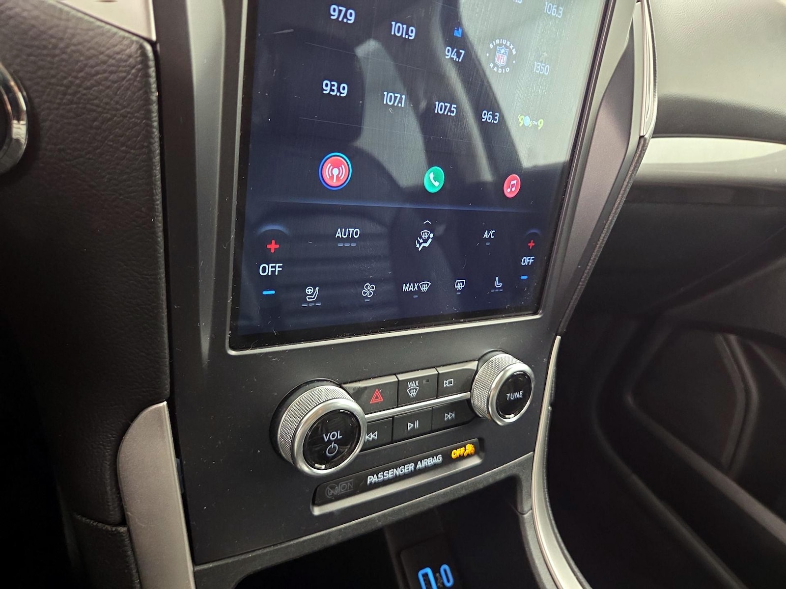 2024 Ford Edge SEL - Photo 17