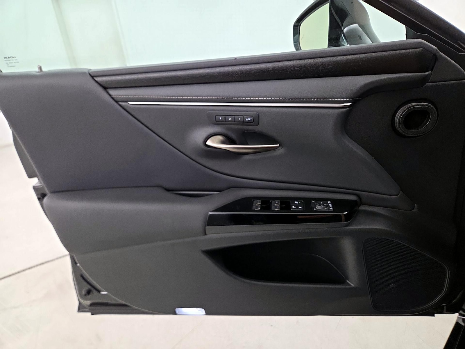 2023 Lexus ES 350 - Photo 13