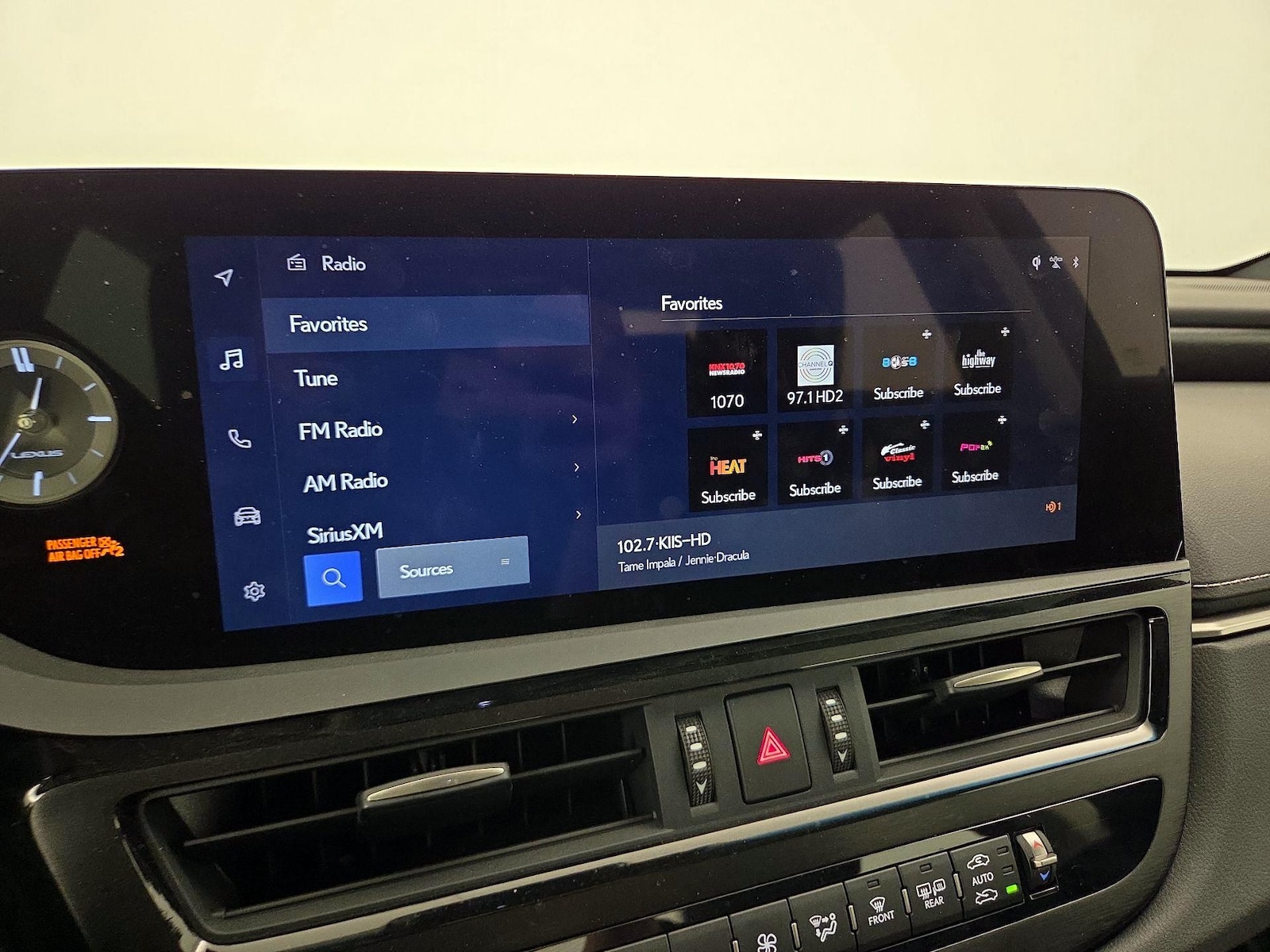2023 Lexus ES 350 - Photo 15
