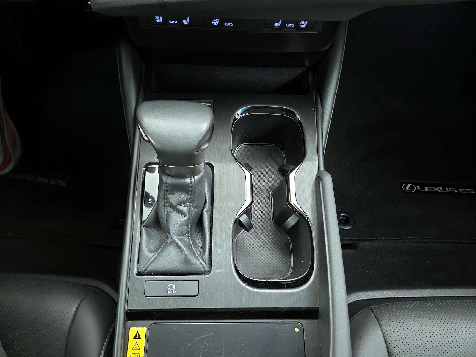 2023 Lexus ES 350 - Photo 17