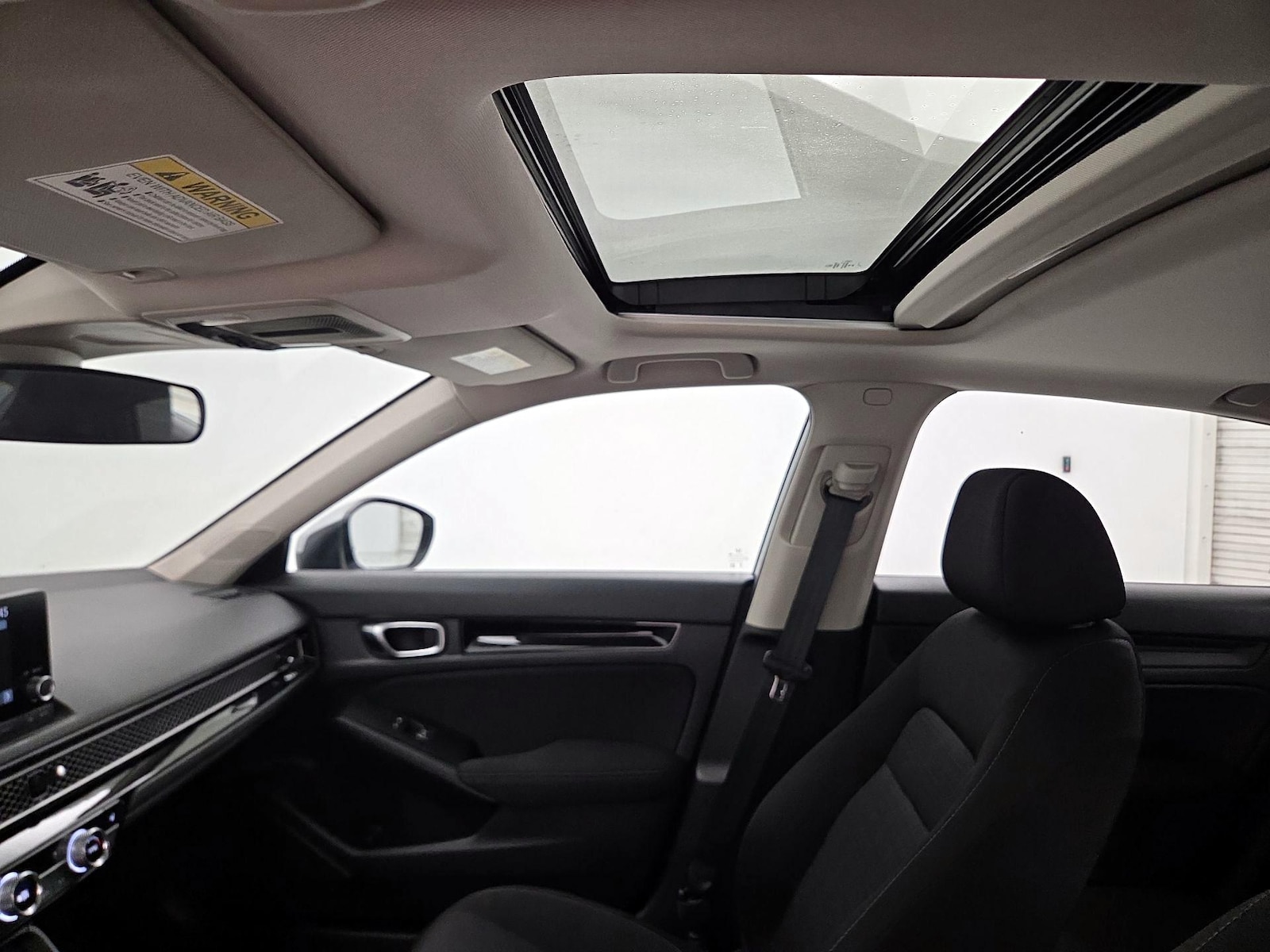 Sunroof(s) & Overhead Airbags