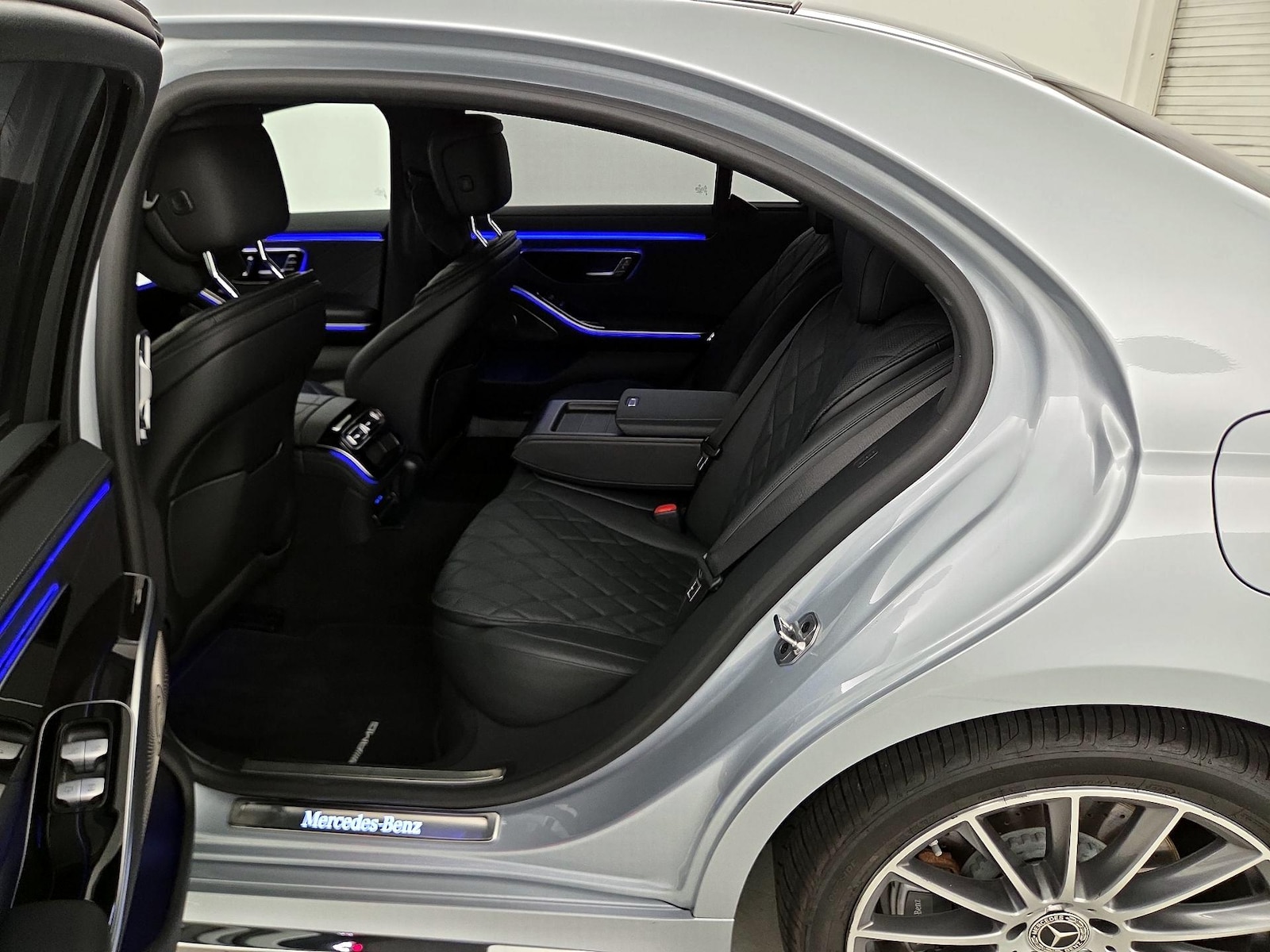 2025 Mercedes-Benz S-Class S 580e - Photo 20