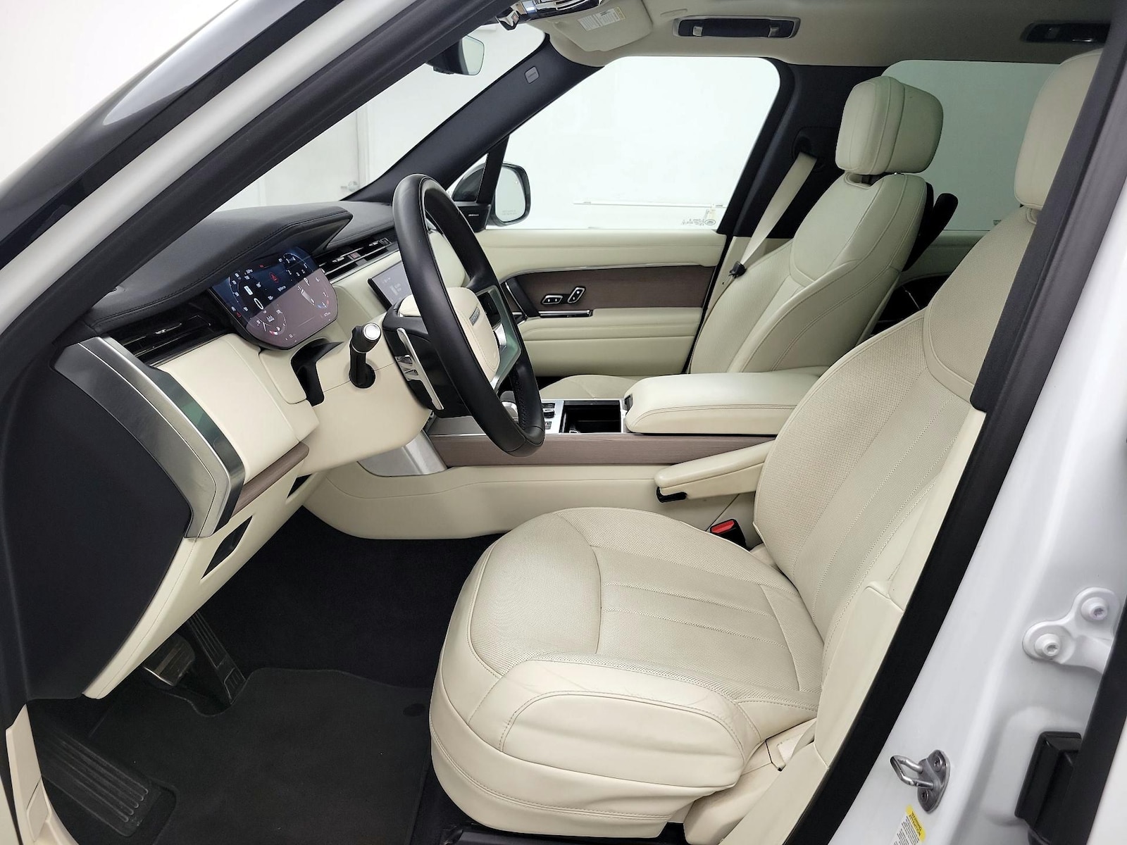 2023 Land Rover Range Rover SE - Photo 12
