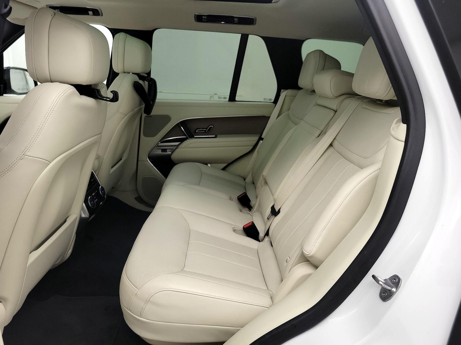 2023 Land Rover Range Rover SE - Photo 22