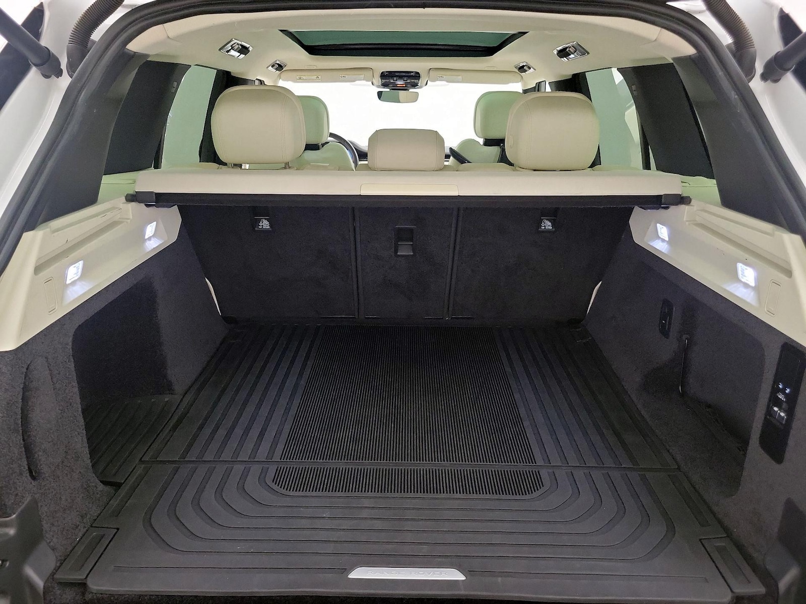 2023 Land Rover Range Rover SE - Photo 23