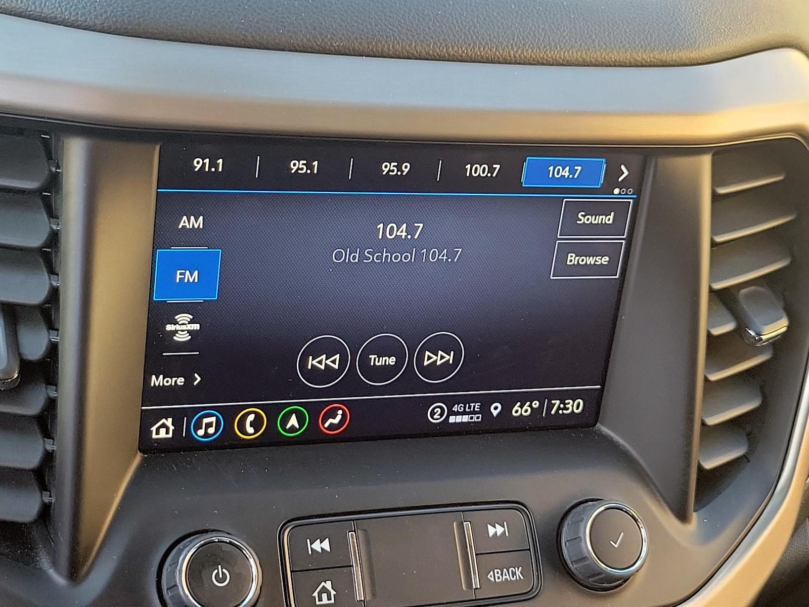 2023 GMC Acadia Denali - Photo 17