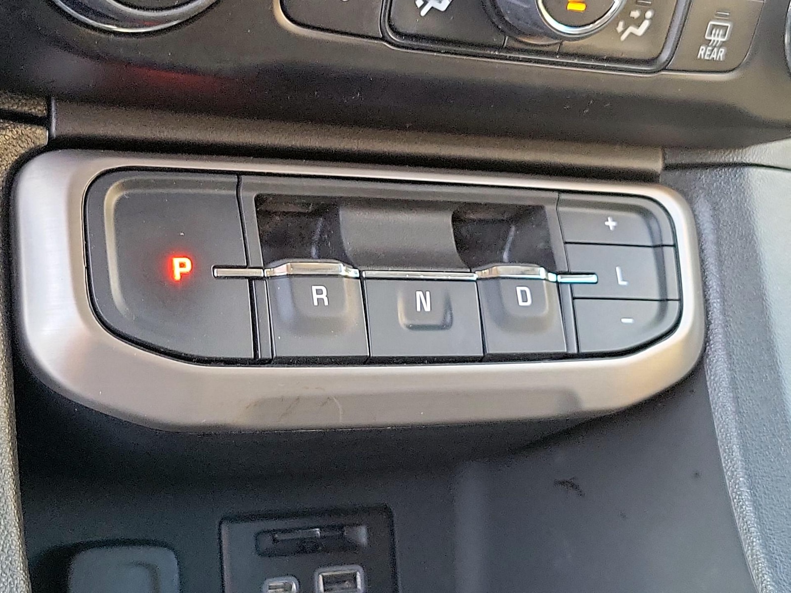 2023 GMC Acadia Denali - Photo 19