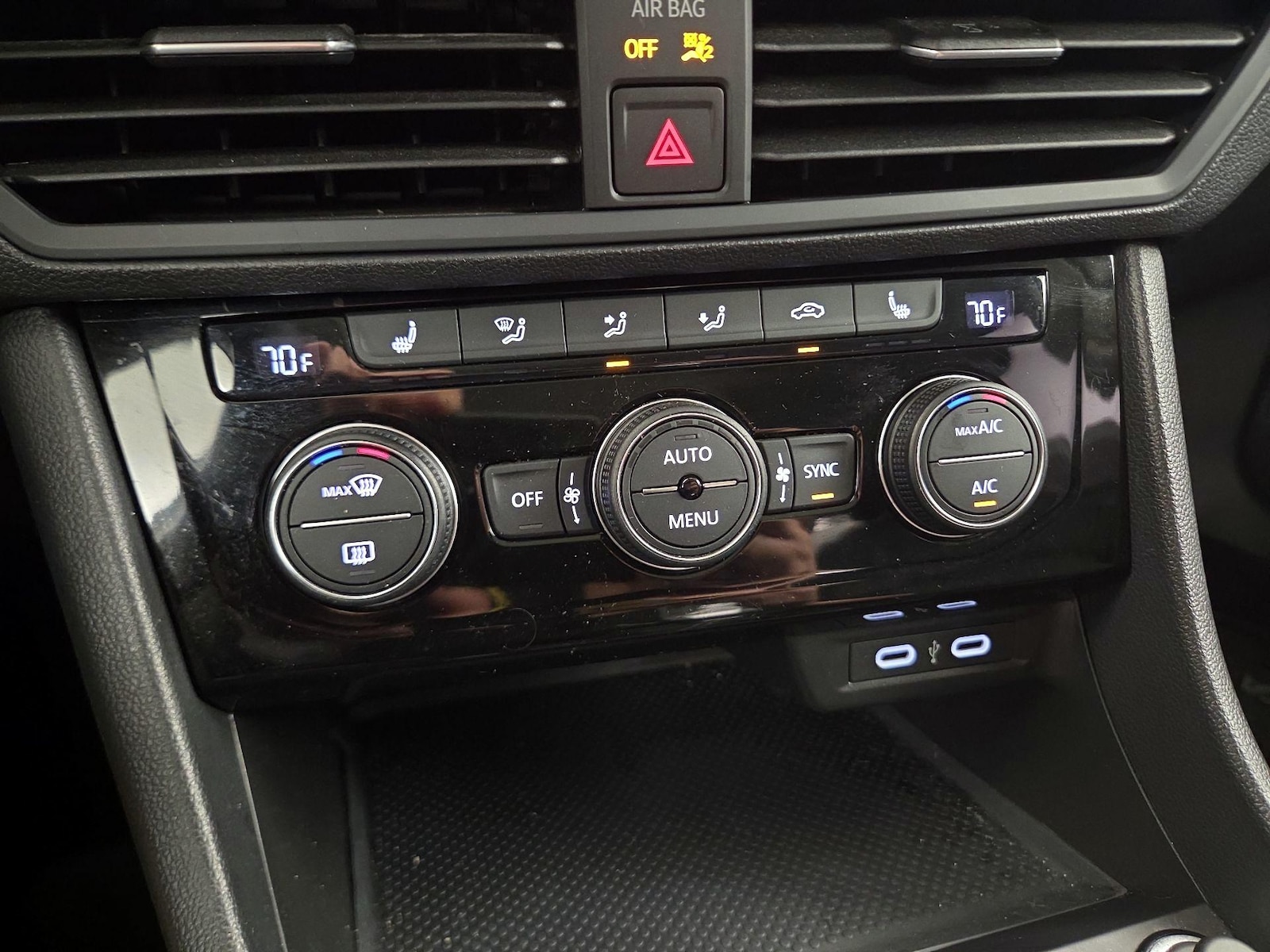 2023 Volkswagen Jetta SE - Photo 17