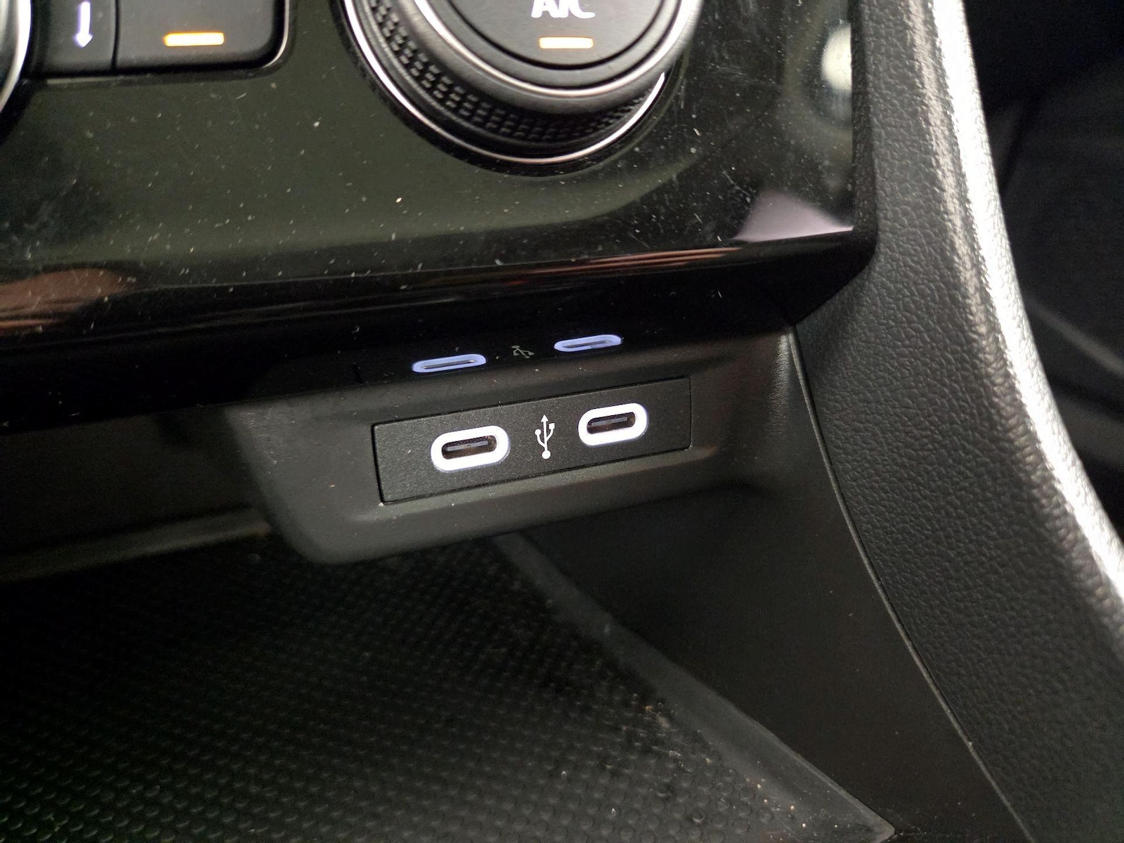 2023 Volkswagen Jetta SE - Photo 19