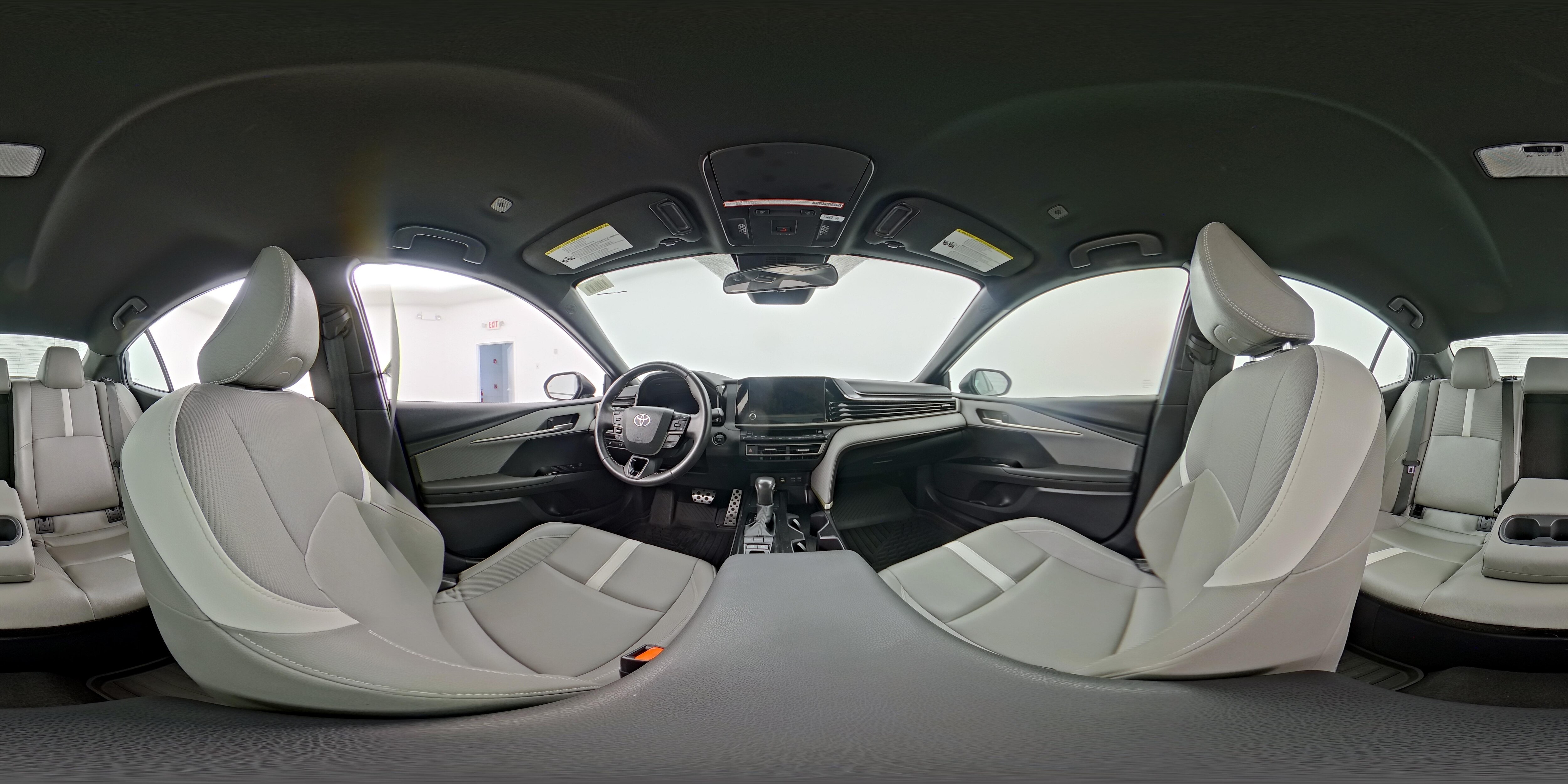 2025 Toyota Camry SE - Photo 24