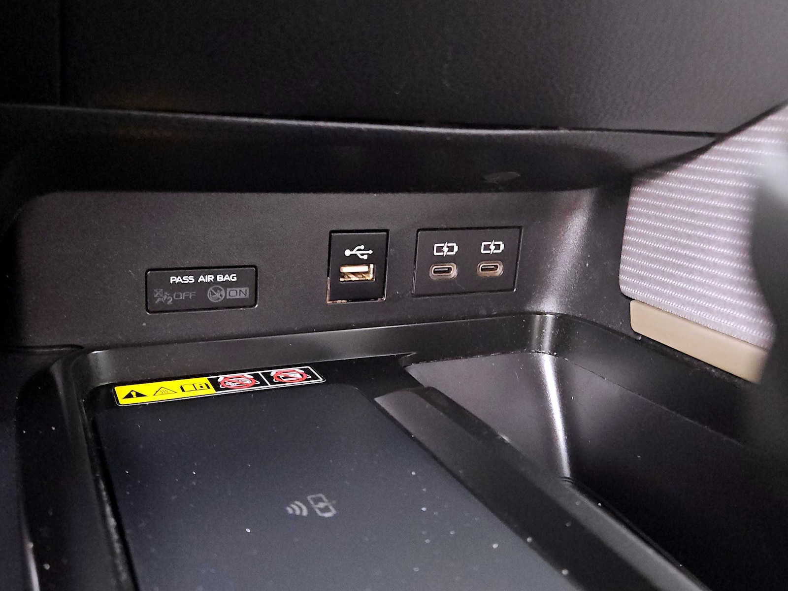 2025 Toyota Camry SE - Photo 19