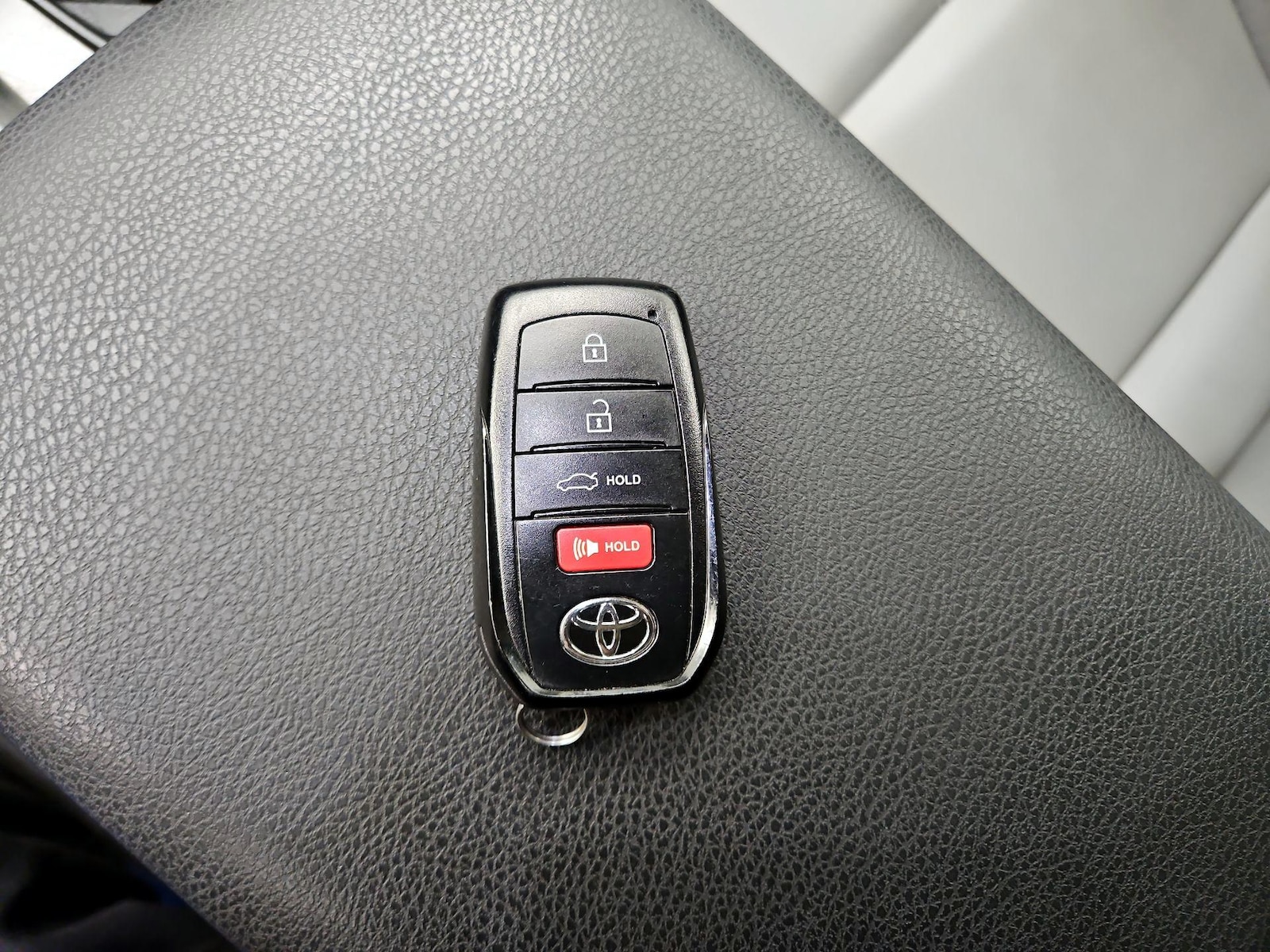 2025 Toyota Camry SE - Photo 23
