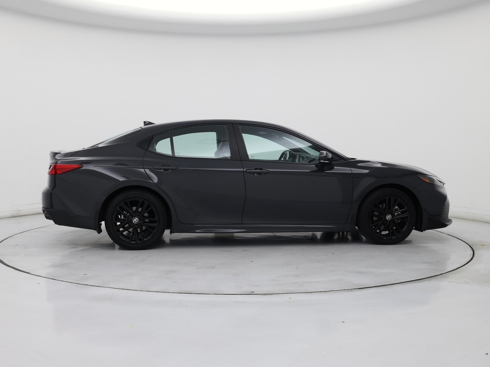2025 Toyota Camry SE - Photo 8