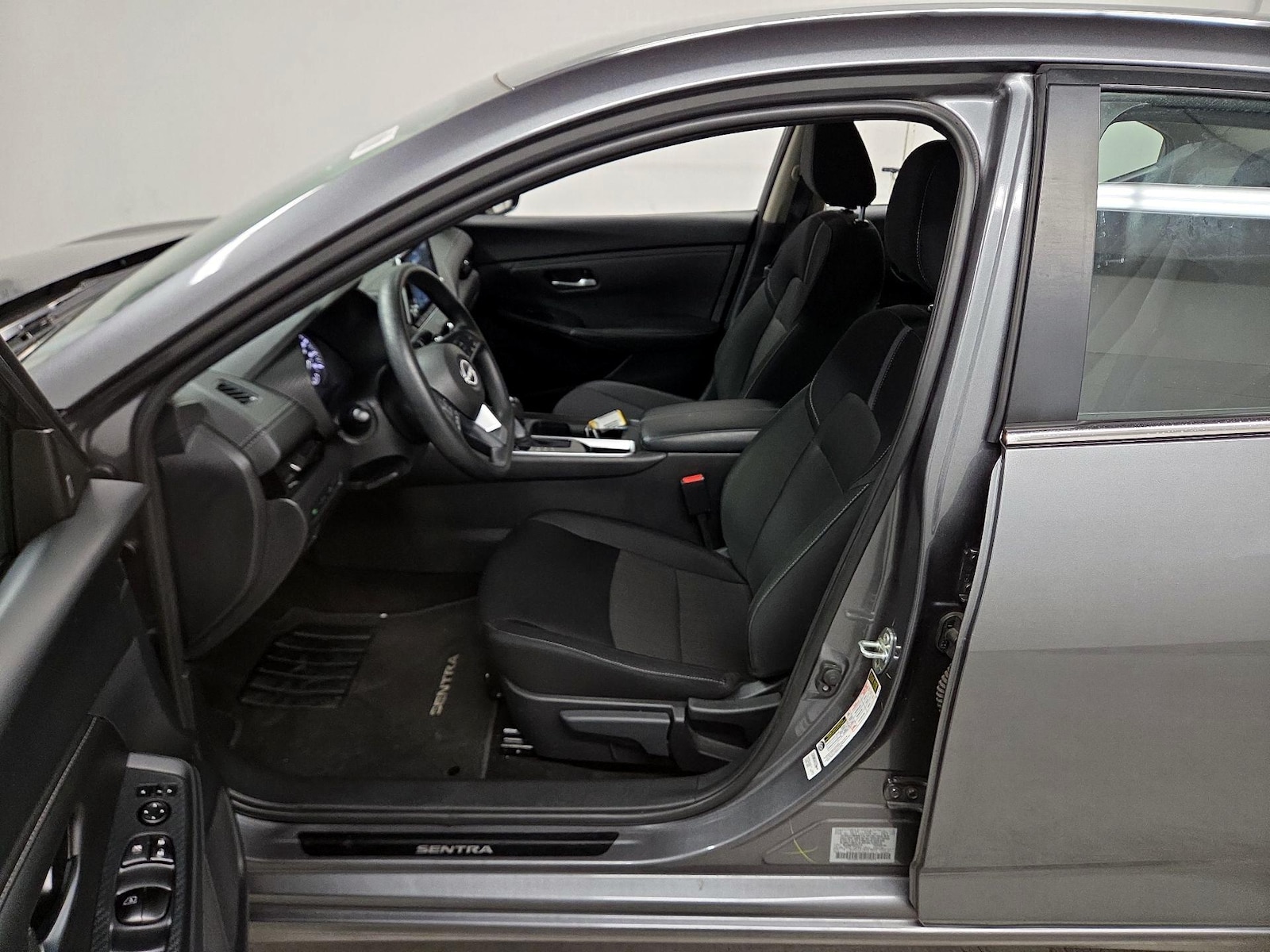 2025 Nissan Sentra SV - Photo 12