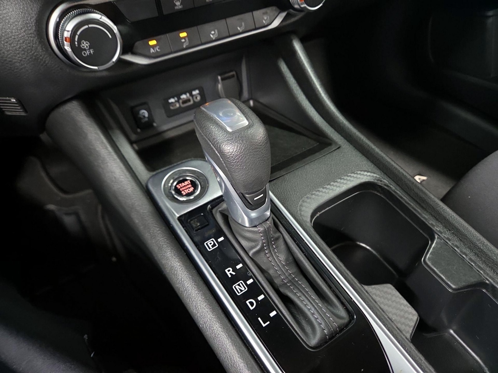 2025 Nissan Sentra SV - Photo 16