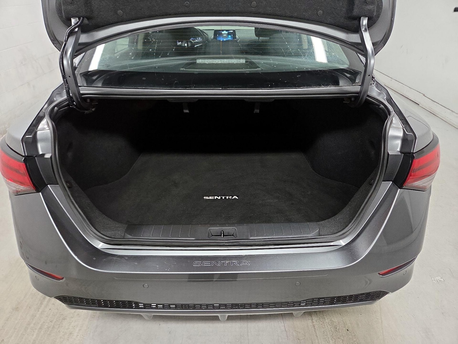2025 Nissan Sentra SV - Photo 17