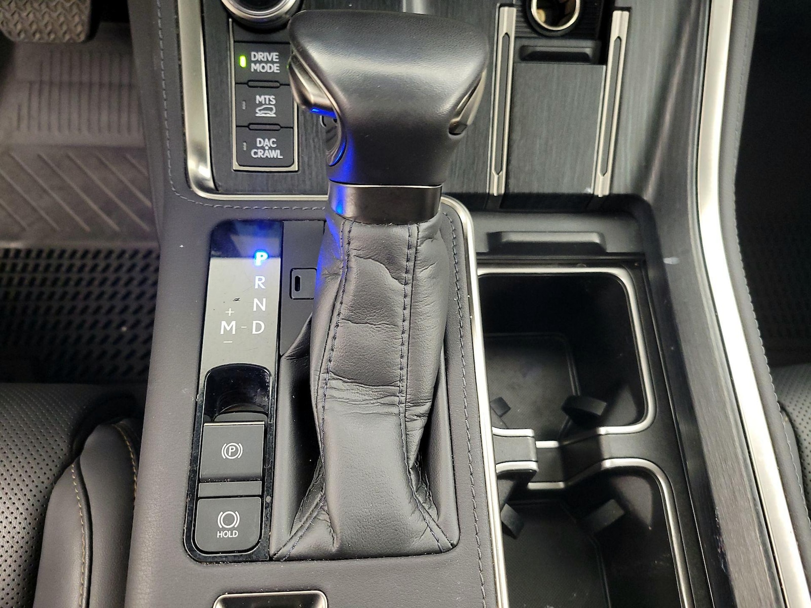 2025 Lexus GX Overtrail+ - Photo 18