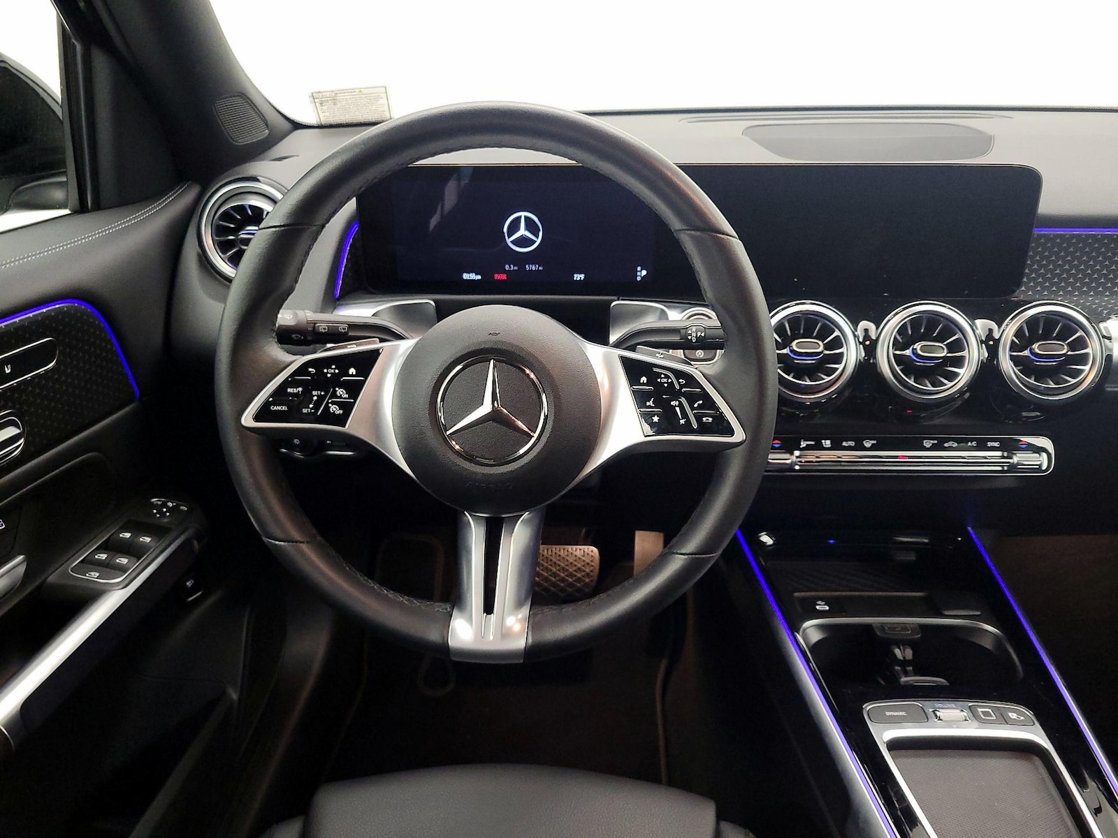 2025 Mercedes-Benz GLB Base - Photo 11