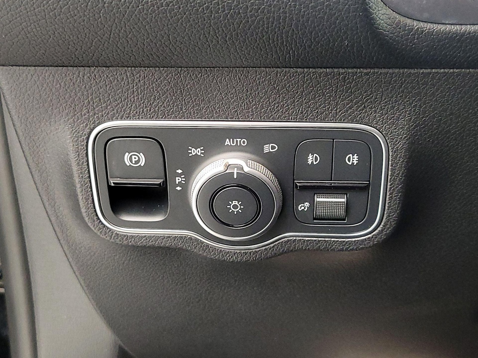 2025 Mercedes-Benz GLB Base - Photo 14