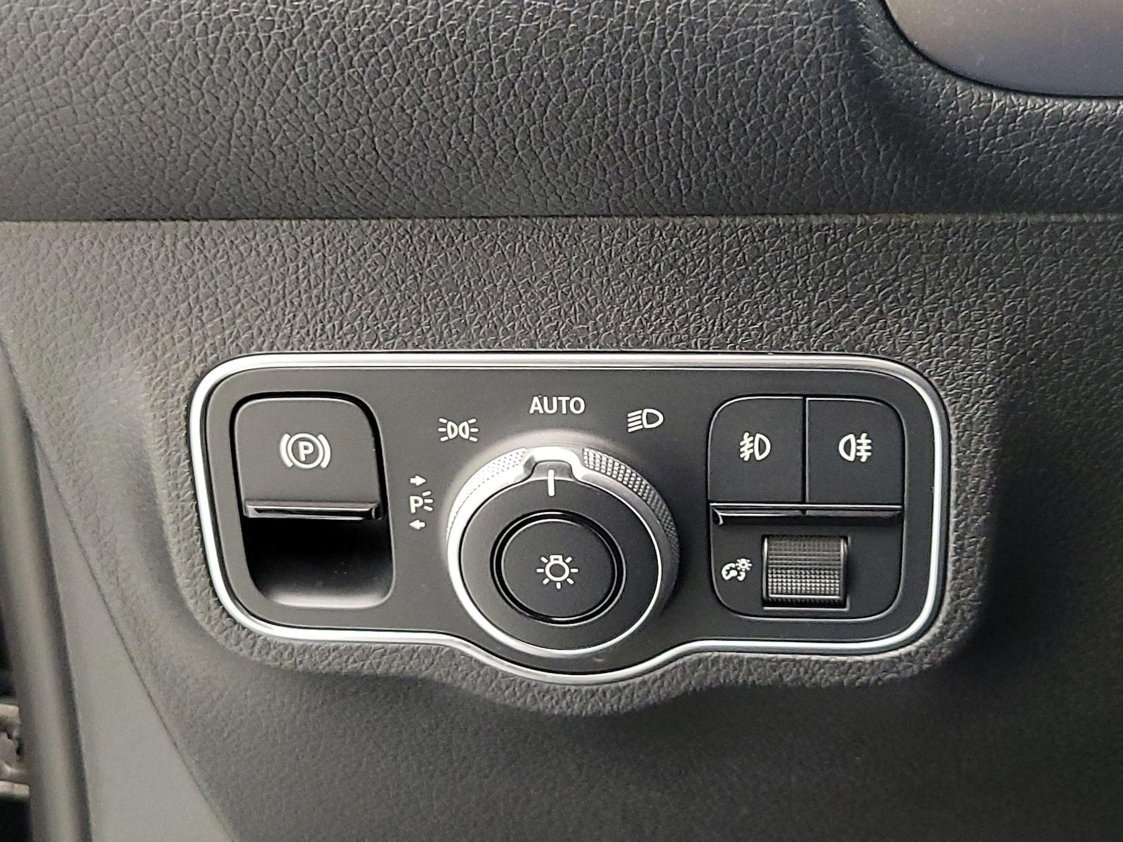 2025 Mercedes-Benz GLB Base - Photo 14