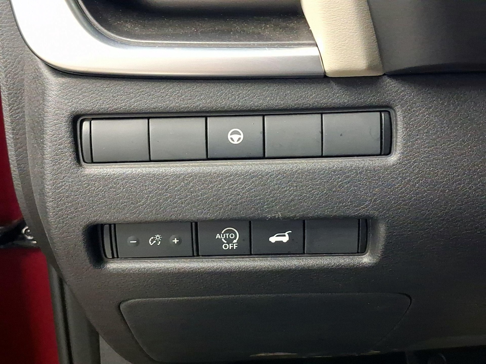 2025 Nissan Rogue SV - Photo 14