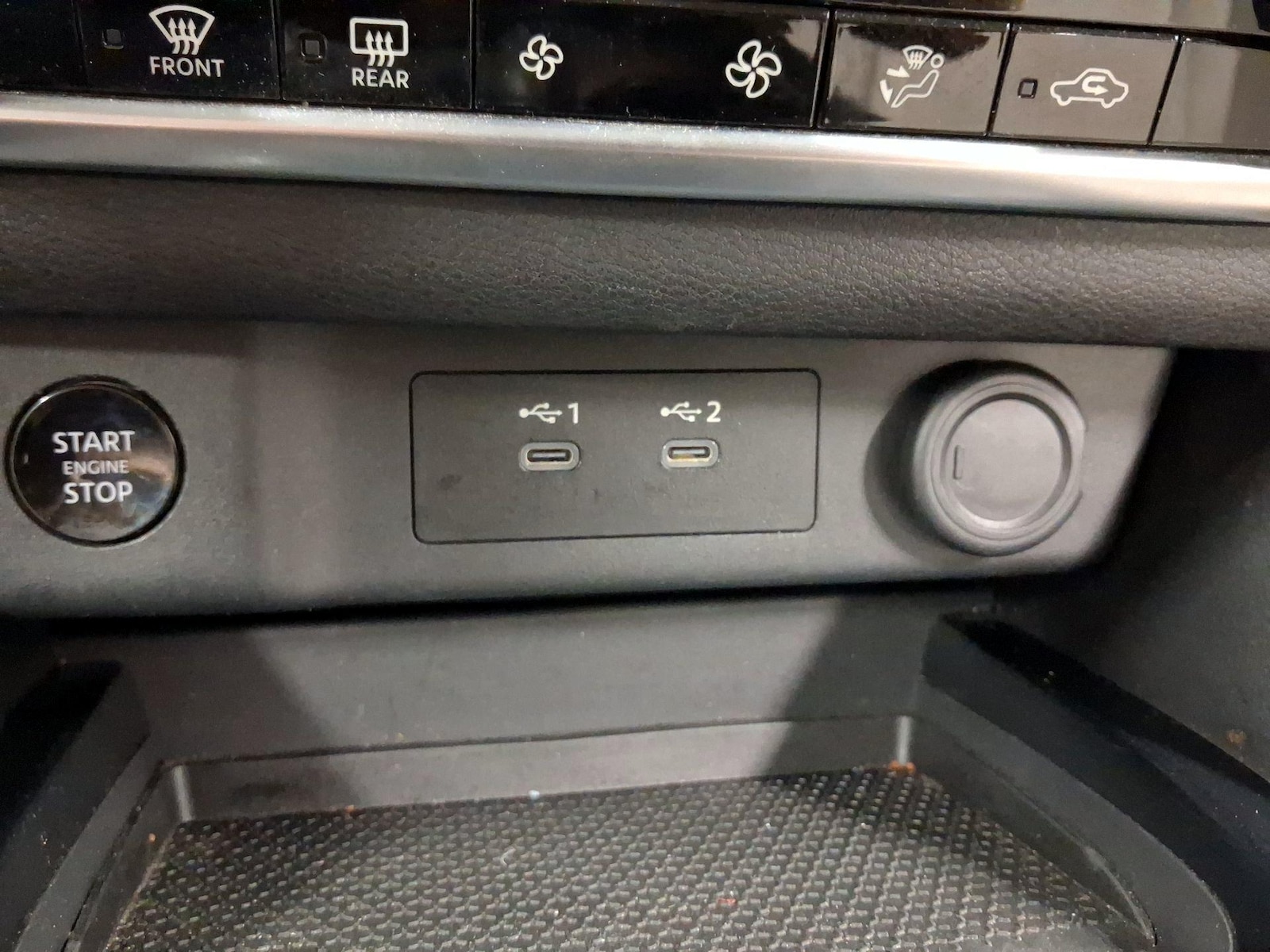 2025 Nissan Rogue SV - Photo 19