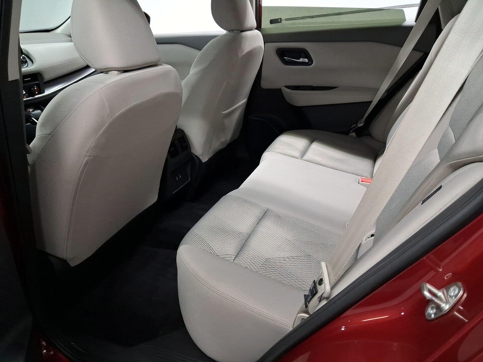 2025 Nissan Rogue SV - Photo 20