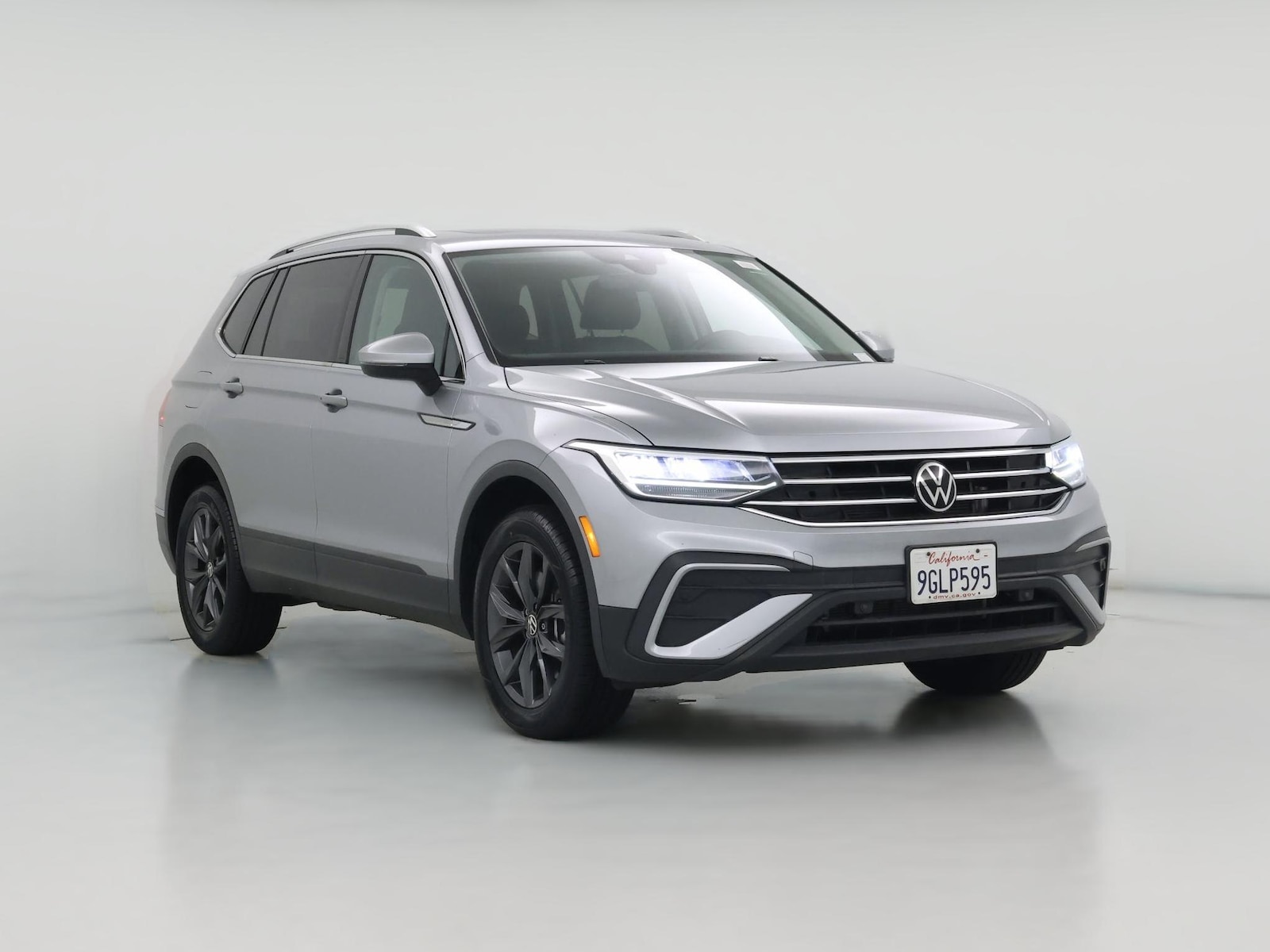 2023 Volkswagen Tiguan SE - Photo 1