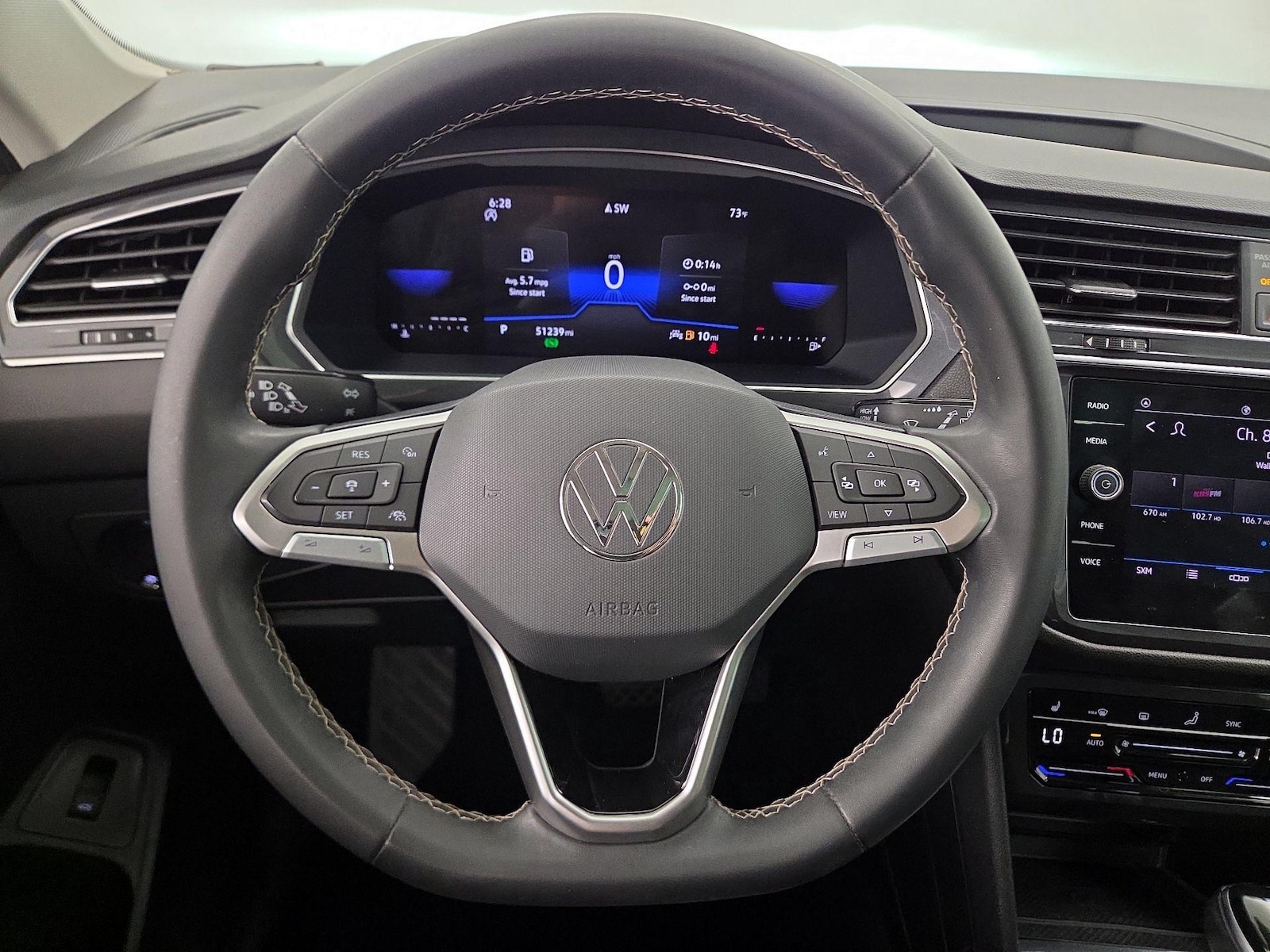 2023 Volkswagen Tiguan SE - Photo 11
