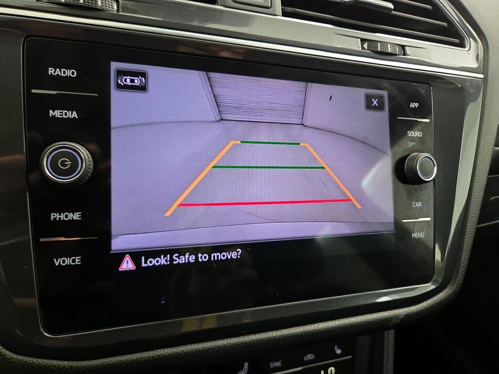 2023 Volkswagen Tiguan SE - Photo 14