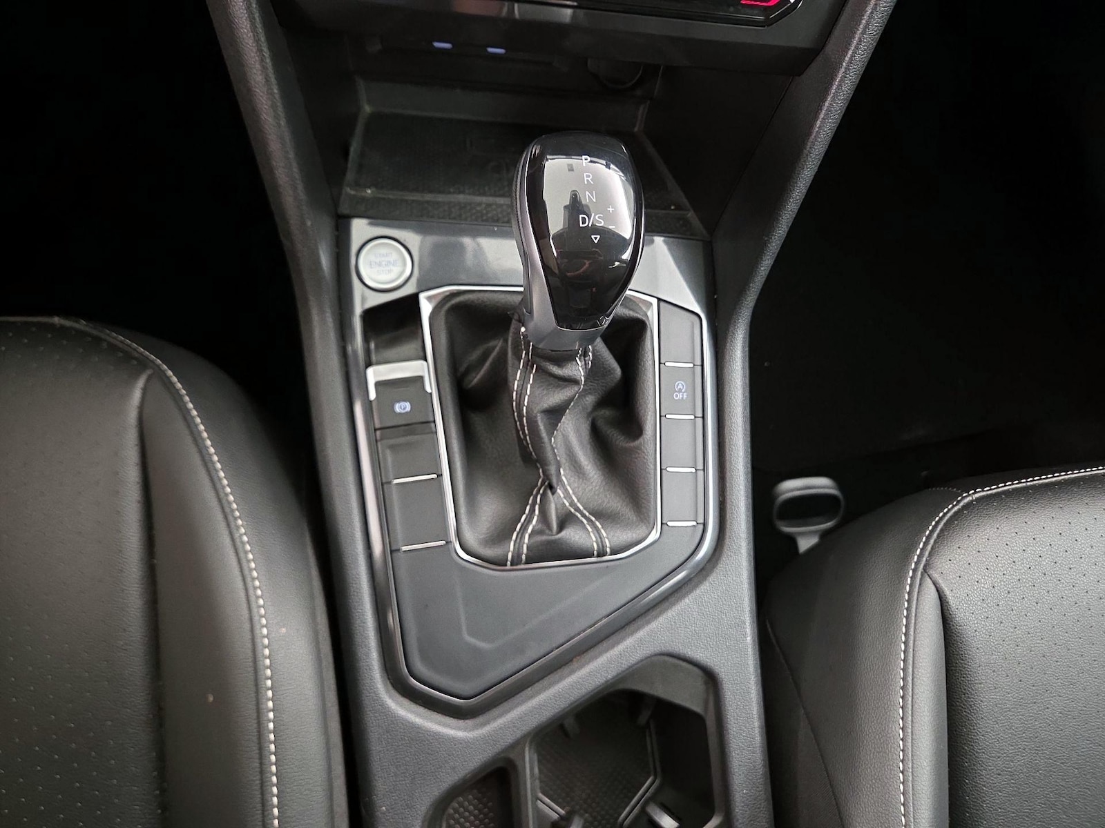 2023 Volkswagen Tiguan SE - Photo 17