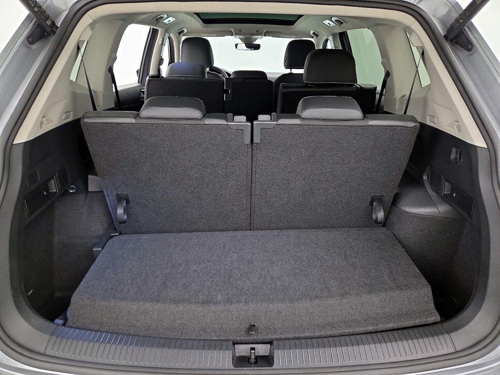 2023 Volkswagen Tiguan SE - Photo 22