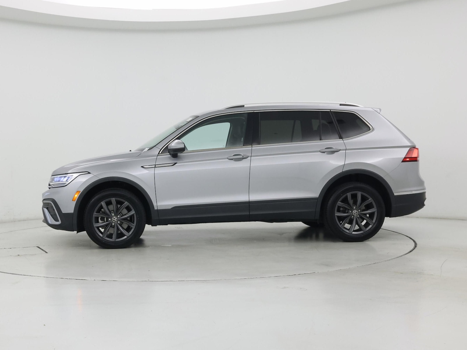 2023 Volkswagen Tiguan SE - Photo 4