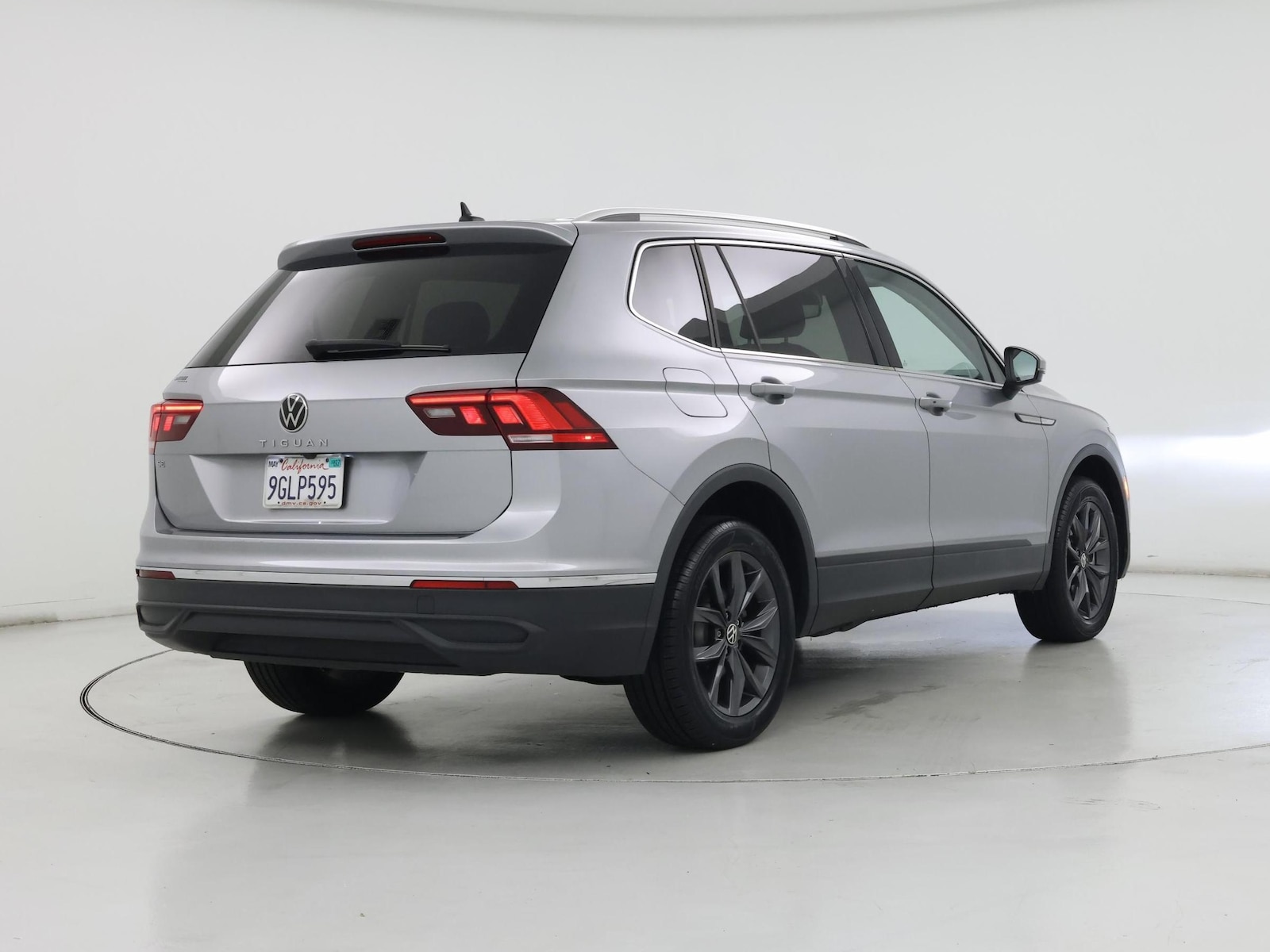 2023 Volkswagen Tiguan SE - Photo 9