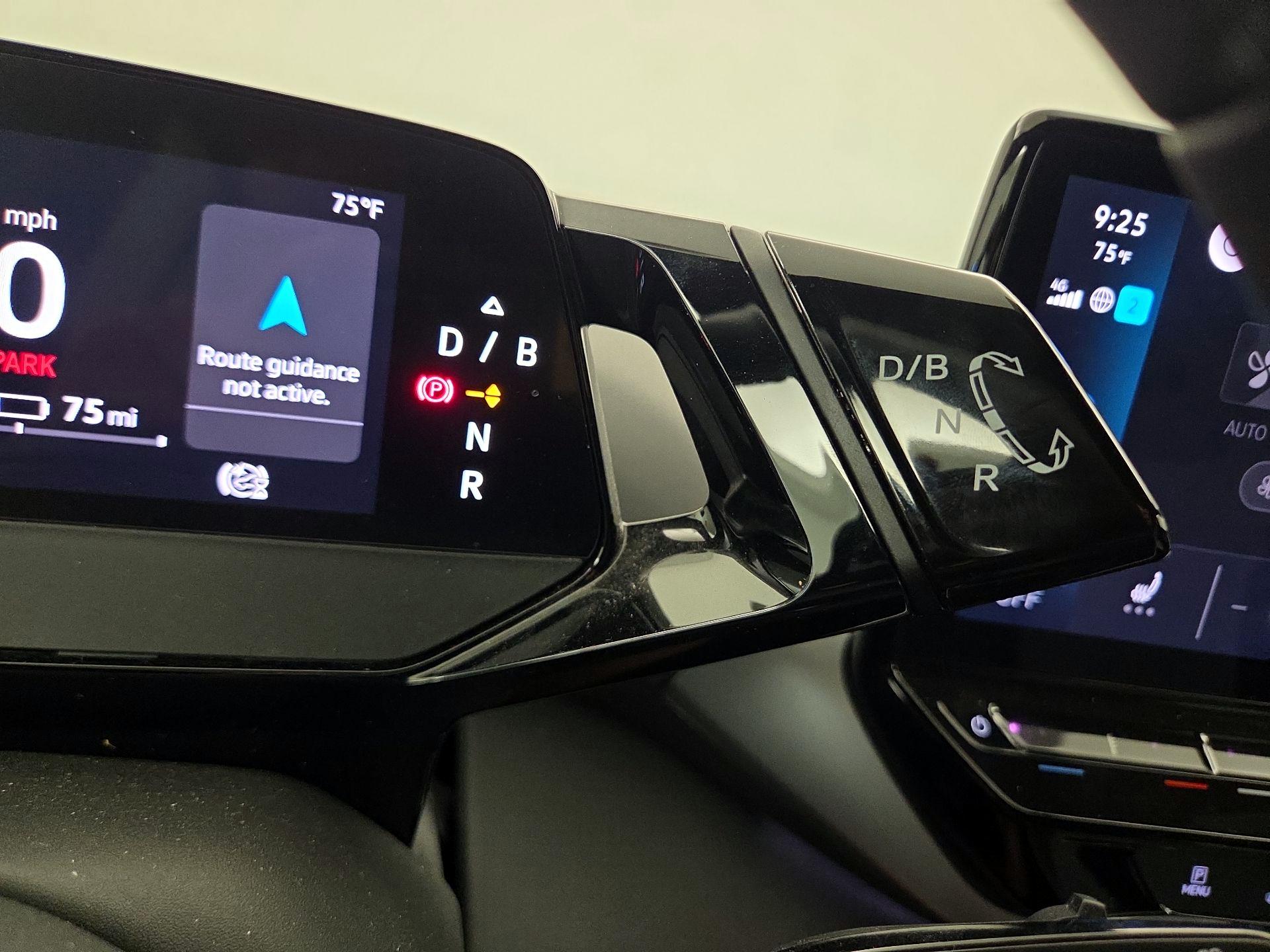 Thumbnail: 2023 Volkswagen ID.4 - 18
