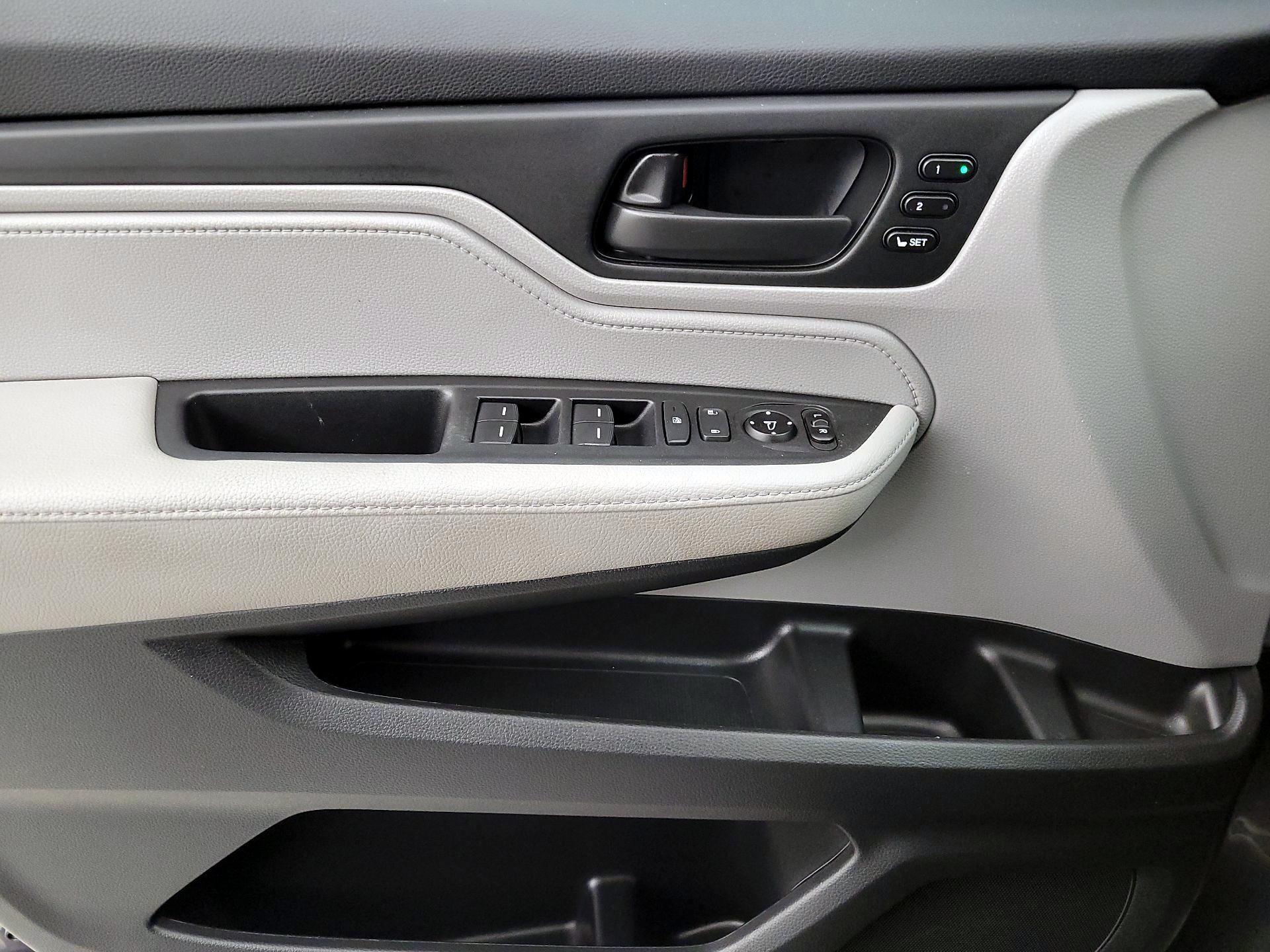 Thumbnail: 2019 Honda Odyssey - 12