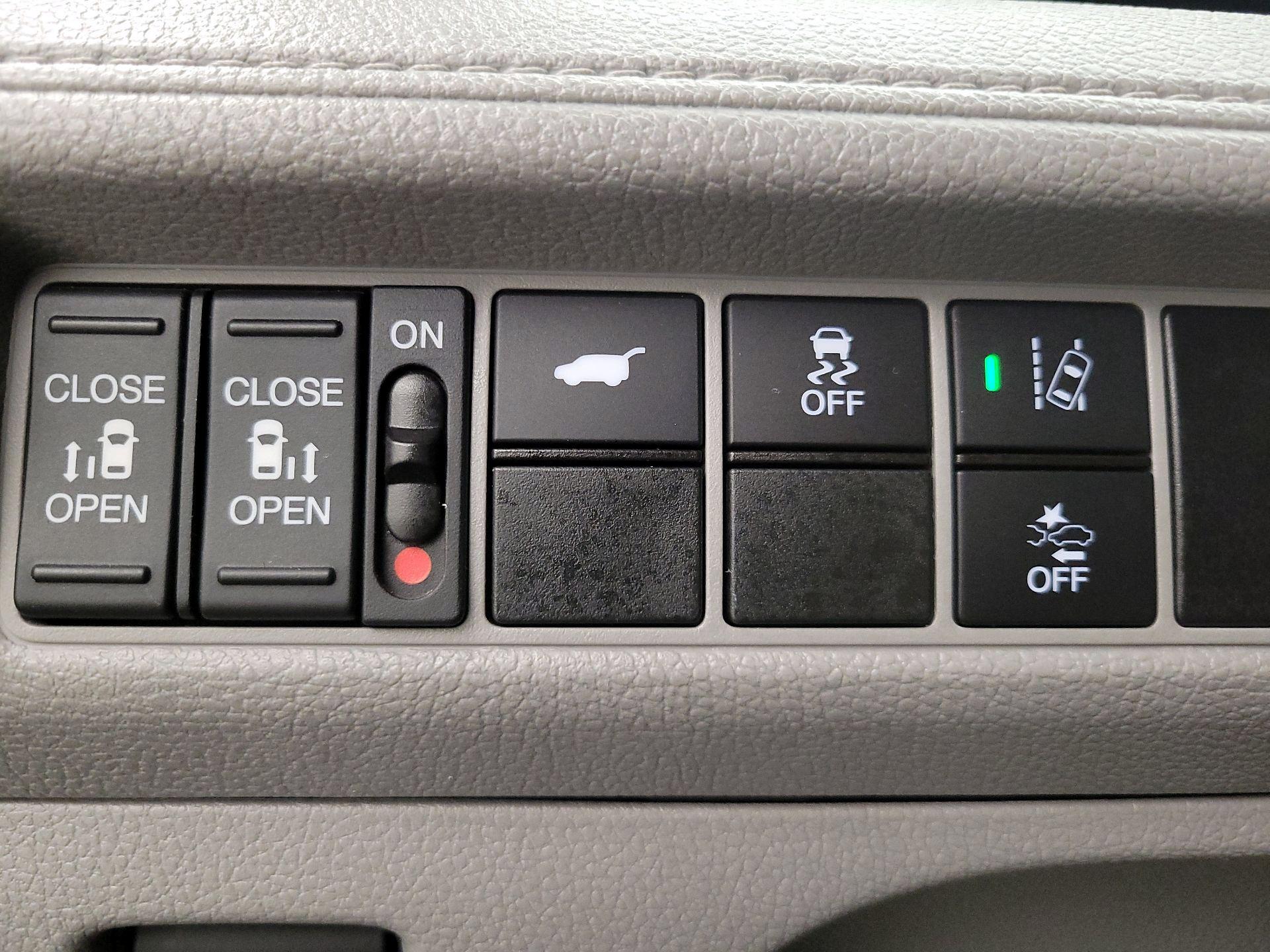 Thumbnail: 2019 Honda Odyssey - 13