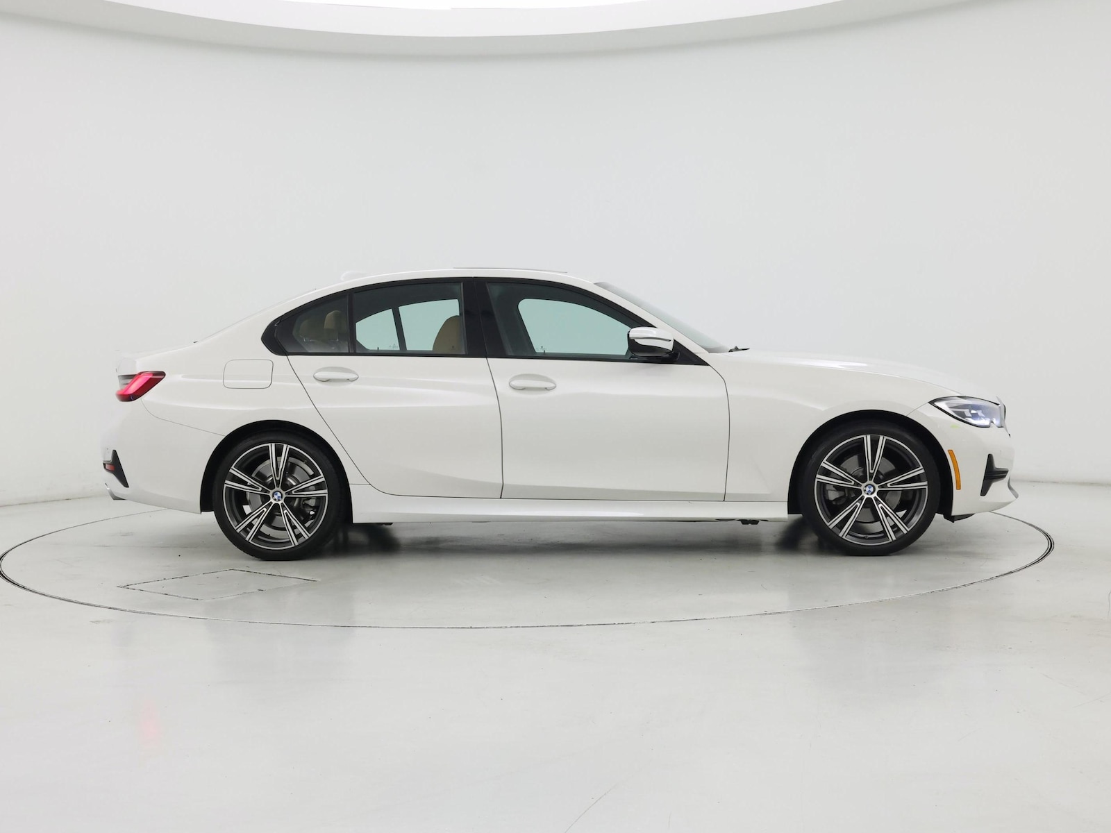 2022 BMW 3 Series 330i - Photo 8