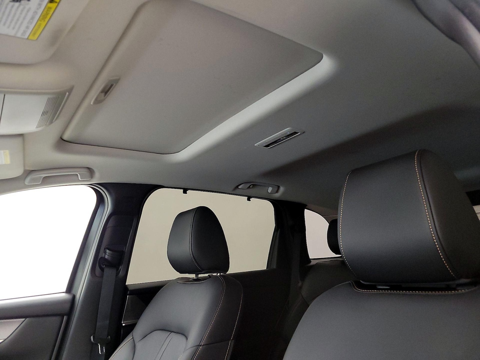 Sunroof(s) & Overhead Airbags