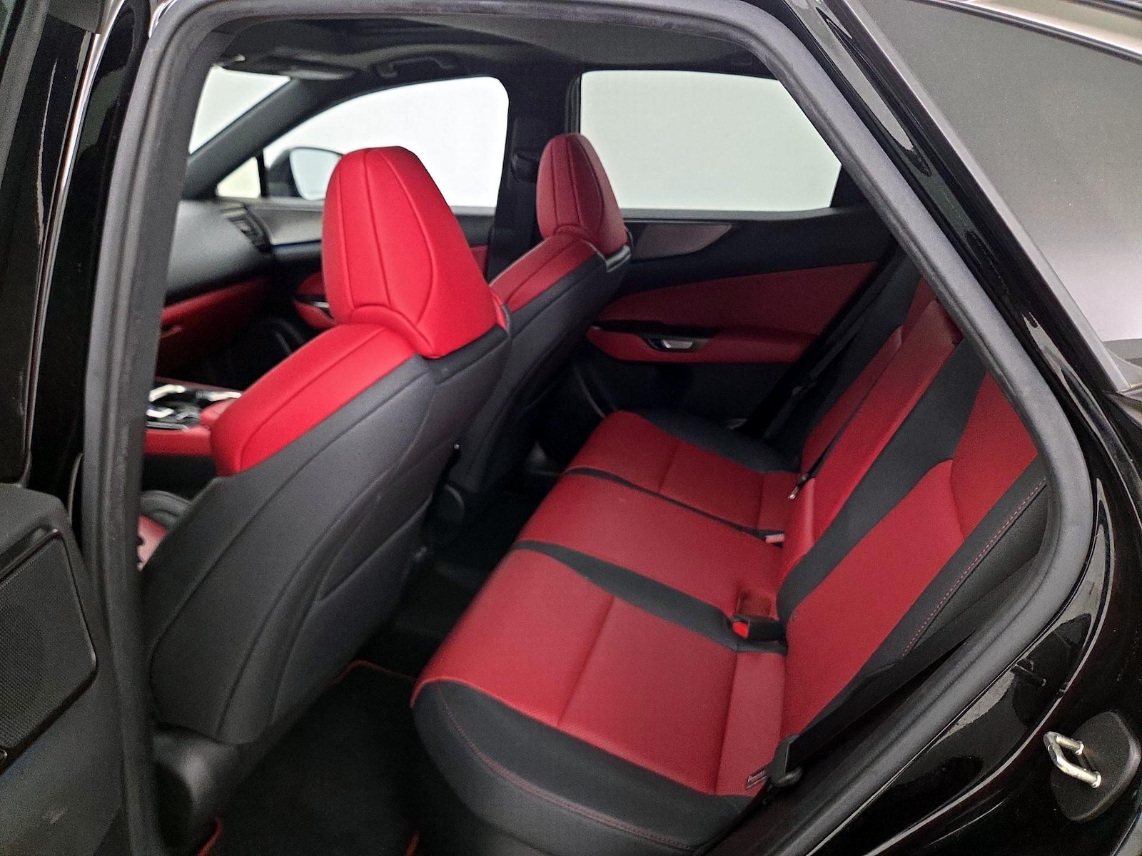 2024 Lexus NX PHEV 450h+ - Photo 21