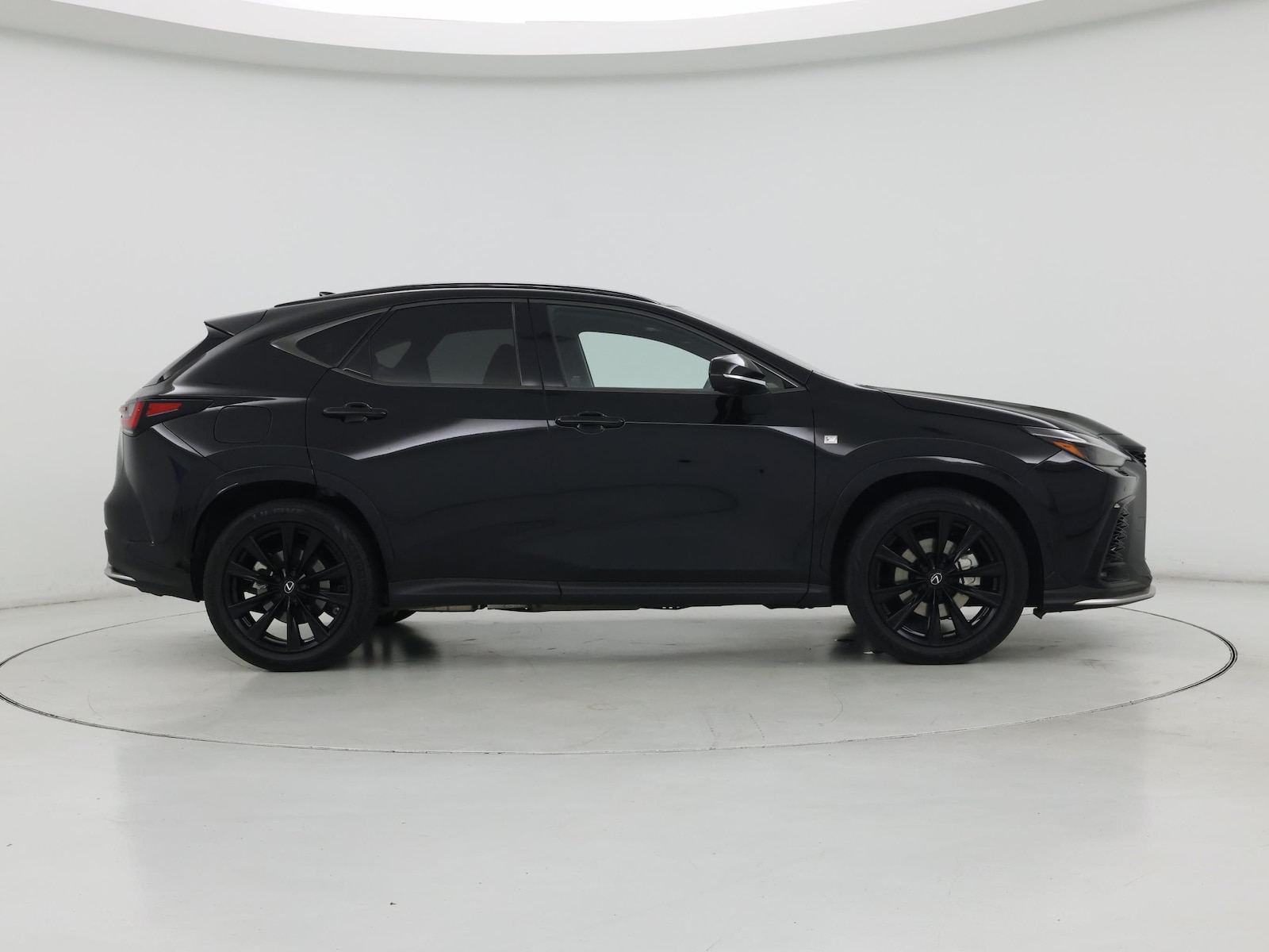 2024 Lexus NX PHEV 450h+ - Photo 8