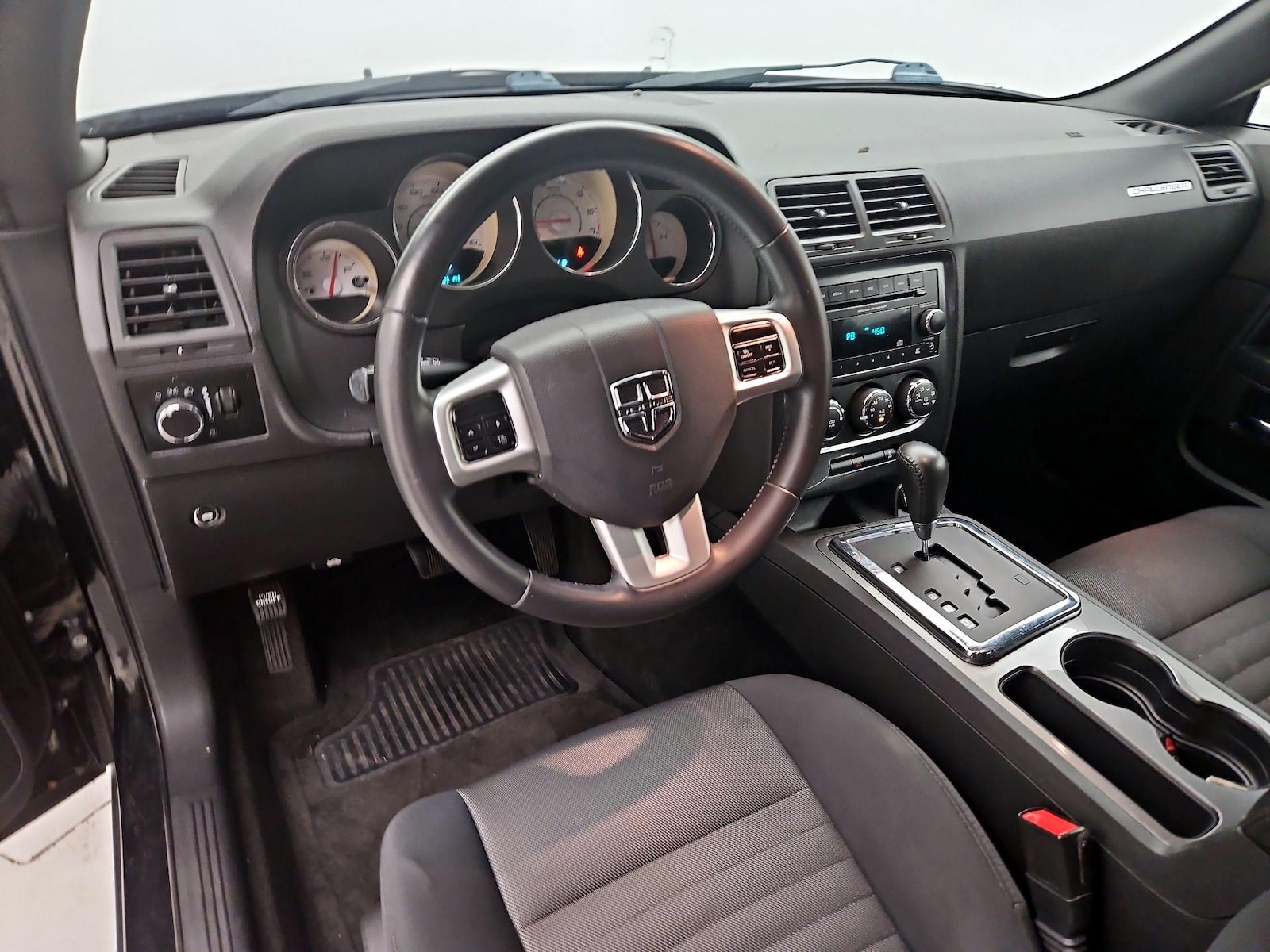 2014 Dodge Challenger SXT - Photo 10