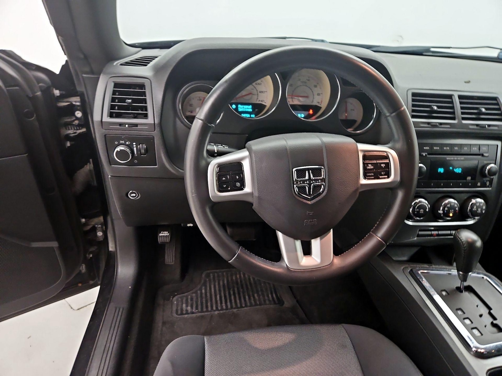 2014 Dodge Challenger SXT - Photo 11